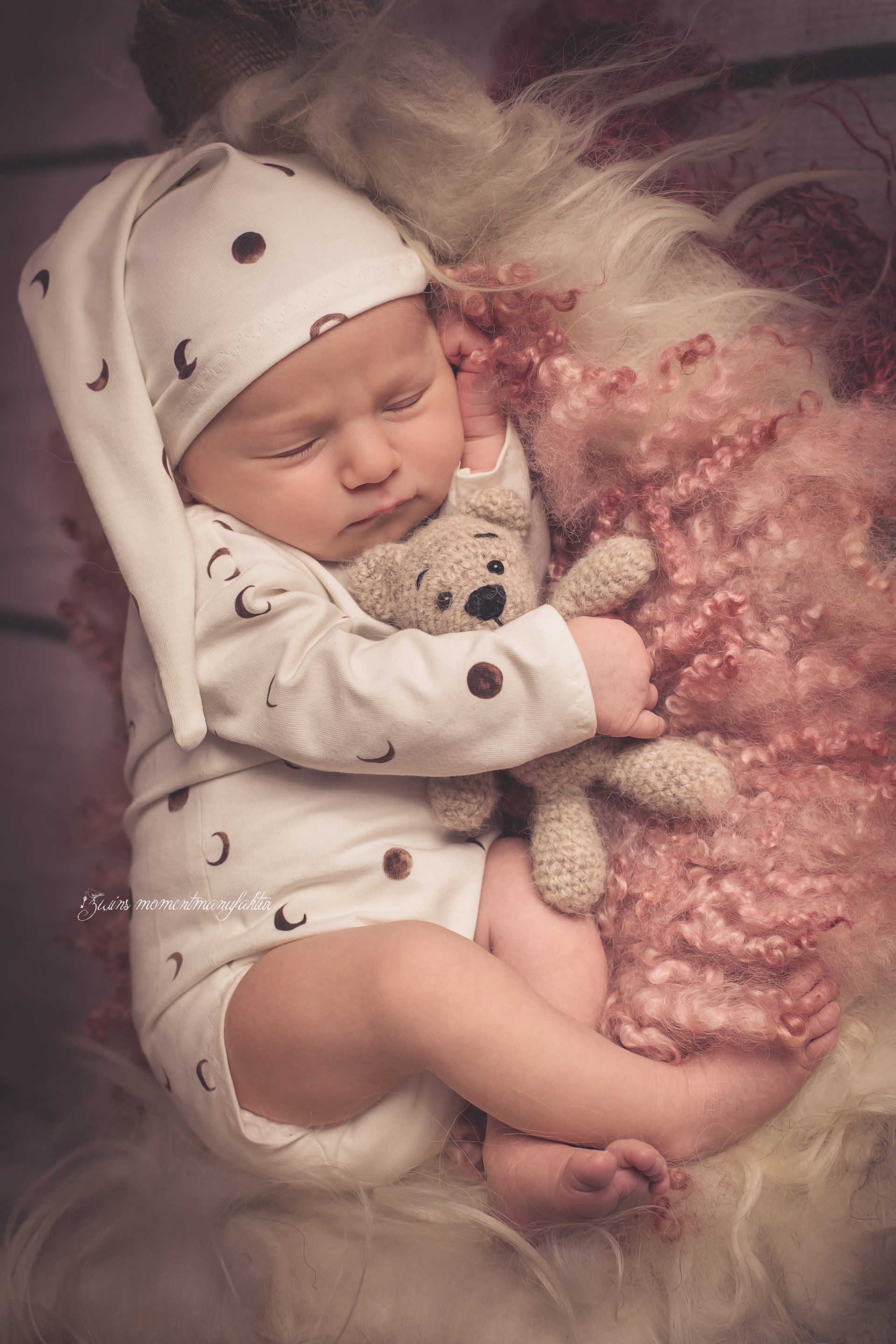baby-neugeborenenfotografie-newbornshooting-fotografinhenstedtulzburg