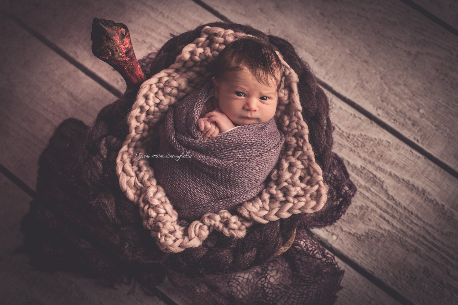 baby-neugeborenenfotografie-newbornshooting-fotografinhenstedtulzburg