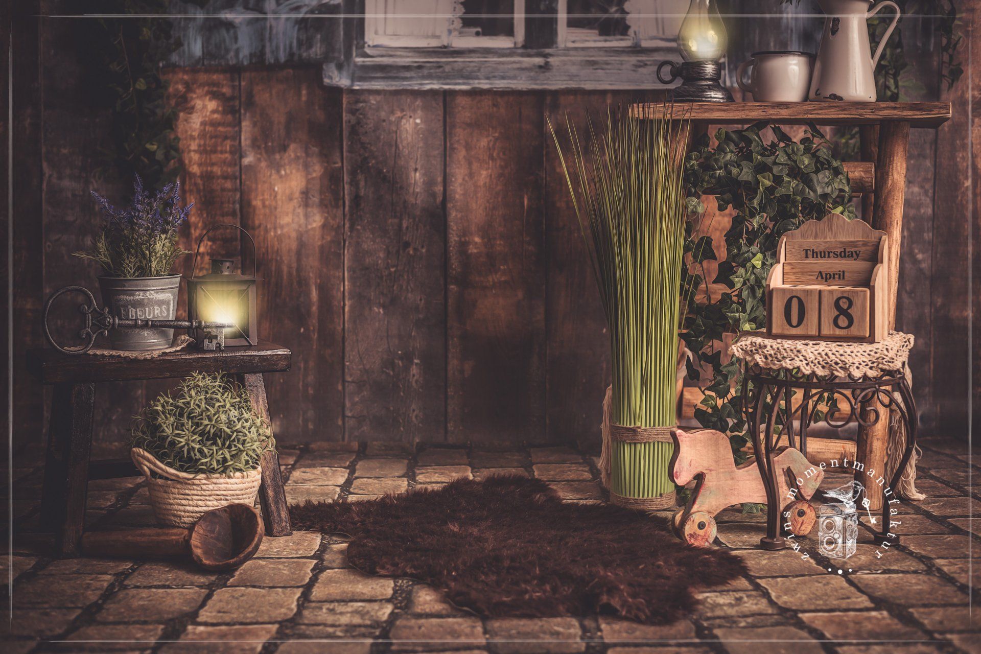 Geschwisterfotografie in Henstedt-Ulzburg im Fotoset Der geheimnisvolle Hof