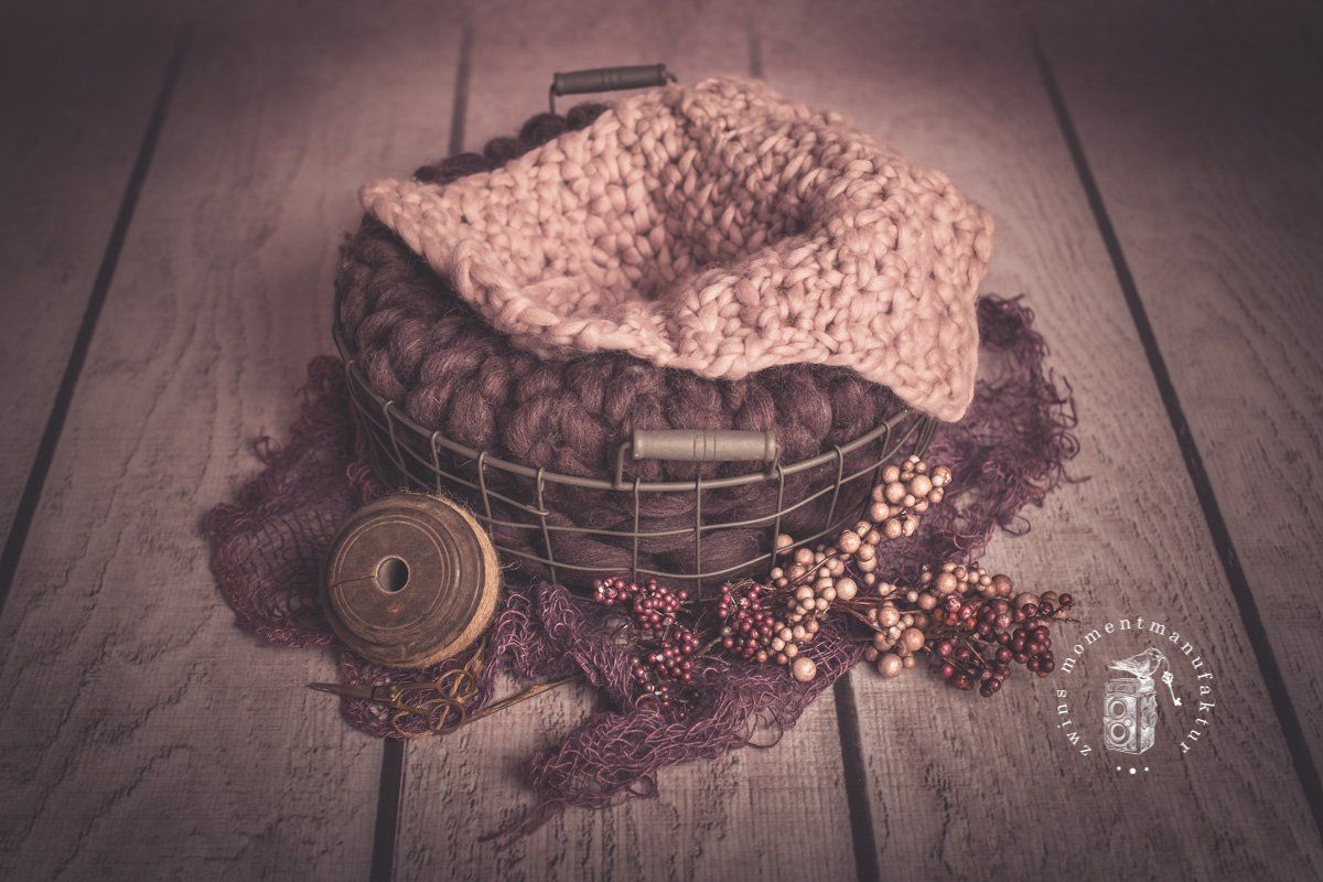 Newbornfotografin für Henstedt-Ulzburg Fotoset mit Korb