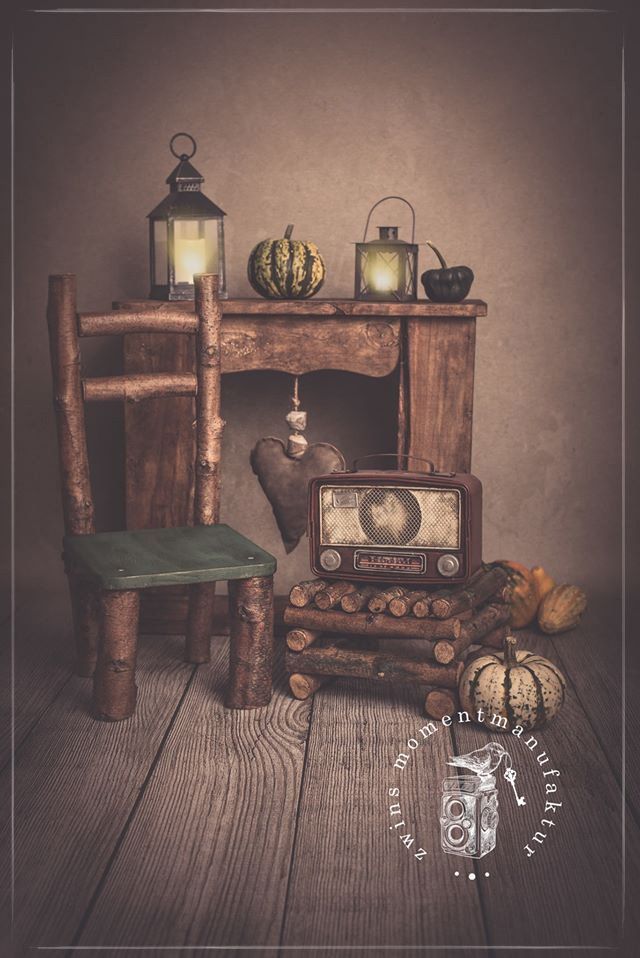 Kinderfotoshooting in Henstedt-Ulzburg im Fotoset mit Kamin und Stuhl