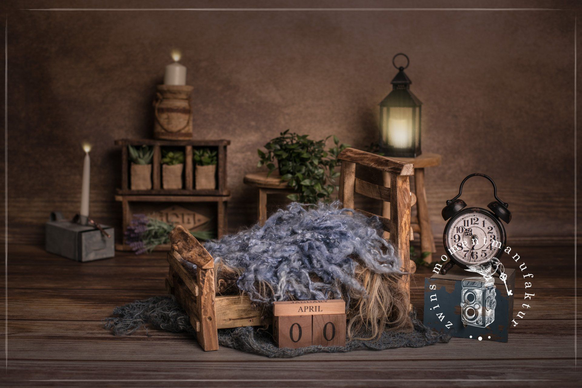 Newbornfotografin in Kisdorf im Fotoset mit Holzbett