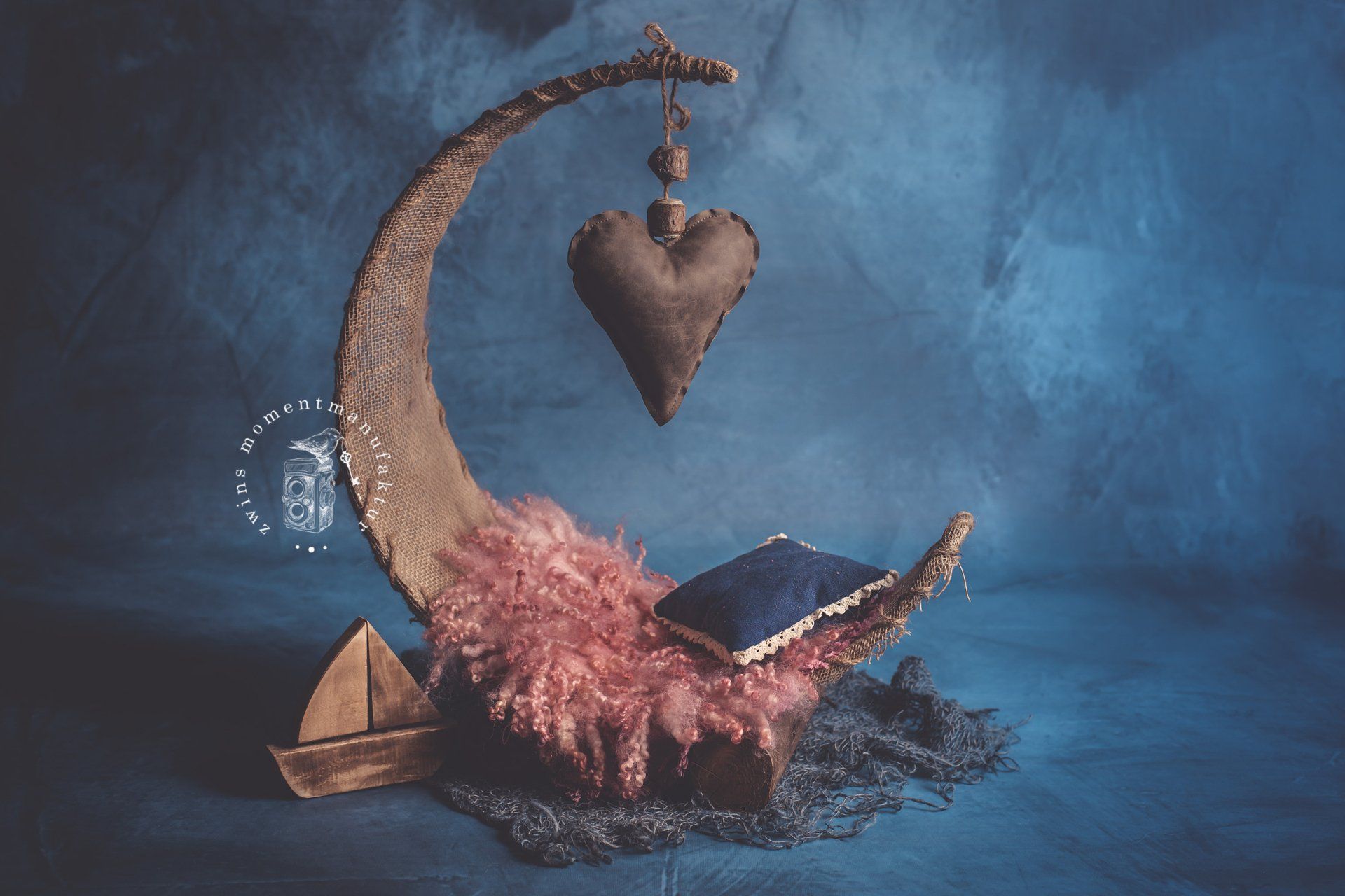 Neugeborenenfotoshooting in Henstedt-Ulzburg im Fotoset mit Mond