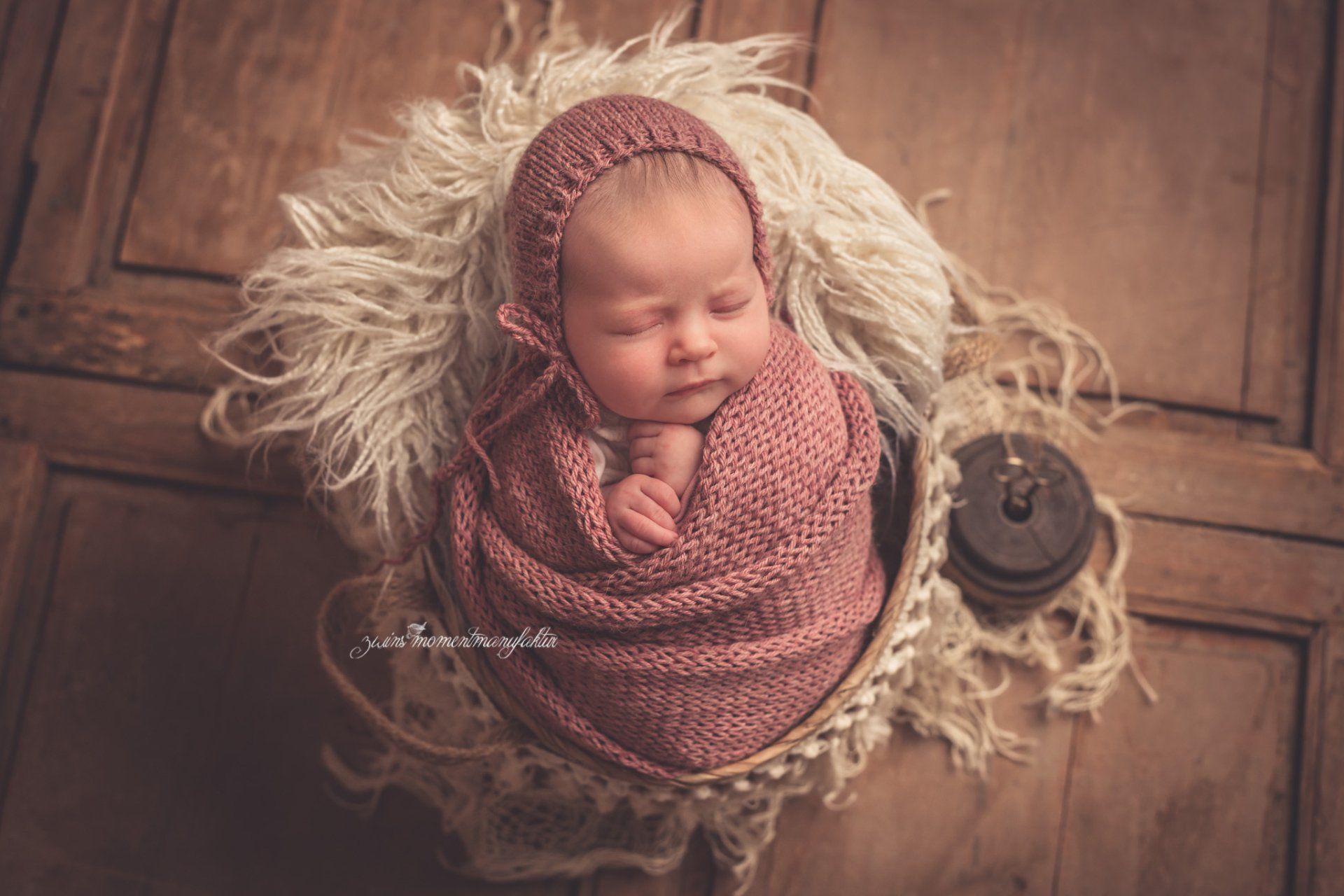 baby-neugeborenenfotografie-newbornshooting-fotografinhenstedtulzburg