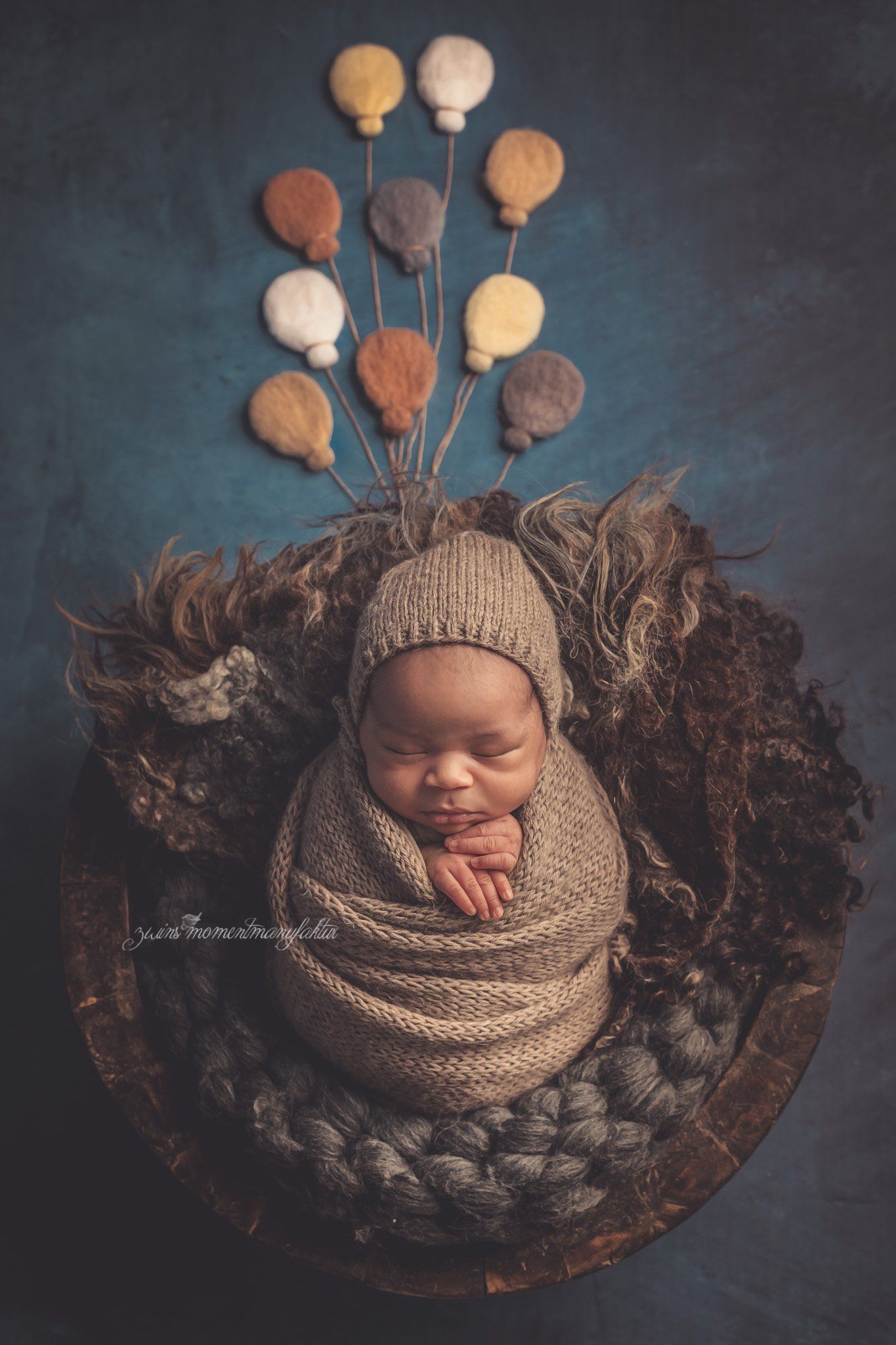 baby-neugeborenenfotografie-newbornshooting-fotograf-henstedtulzburg-zwinsmomentmanufaktur