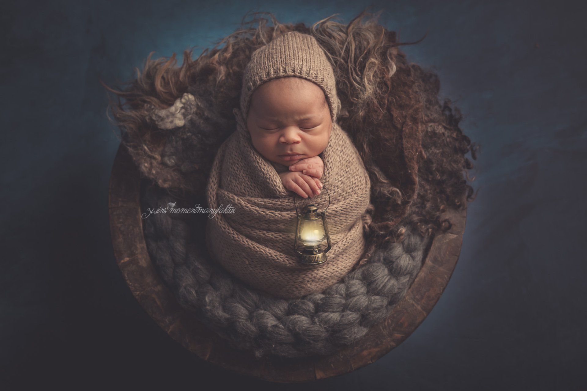baby-neugeborenenfotografie-newbornshooting-fotografinhenstedtulzburg