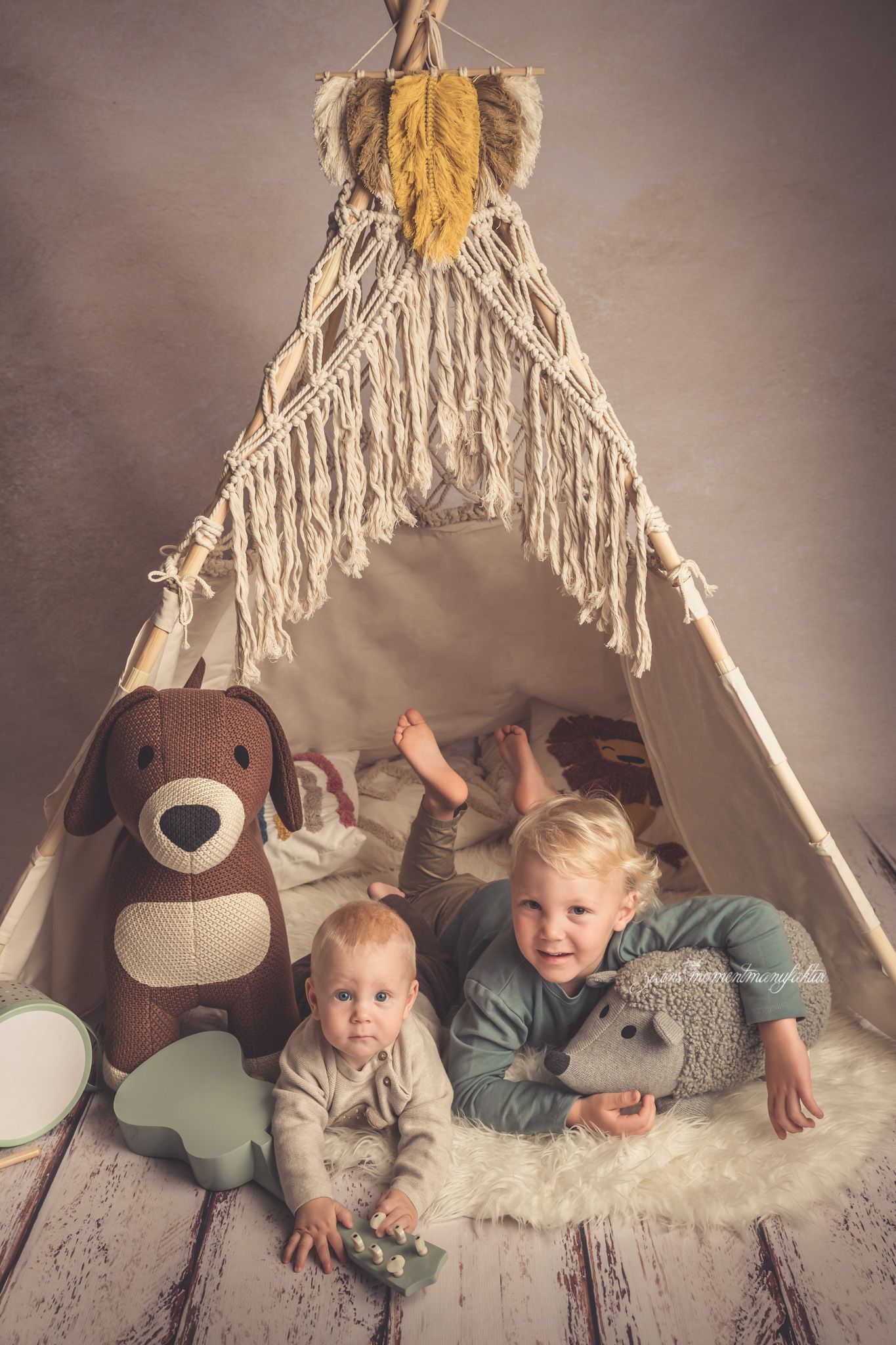 baby-kind-babyshooting-kindershooting-fotostudiohenstedtulzburg-fotograf-henstedtulzburg-zwinsmomentmanufaktur