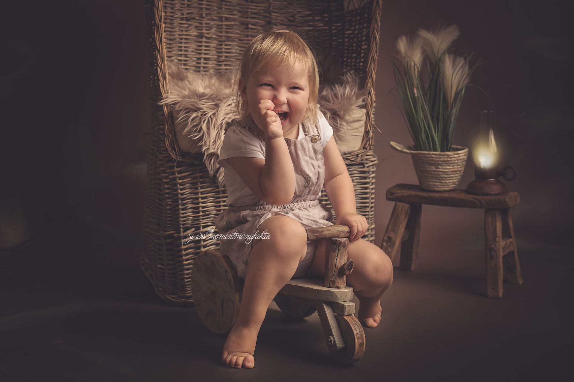 baby-kind-babyshooting-kindershooting-fotostudiohenstedtulzburg-fotograf-henstedtulzburg-zwinsmomentmanufaktur