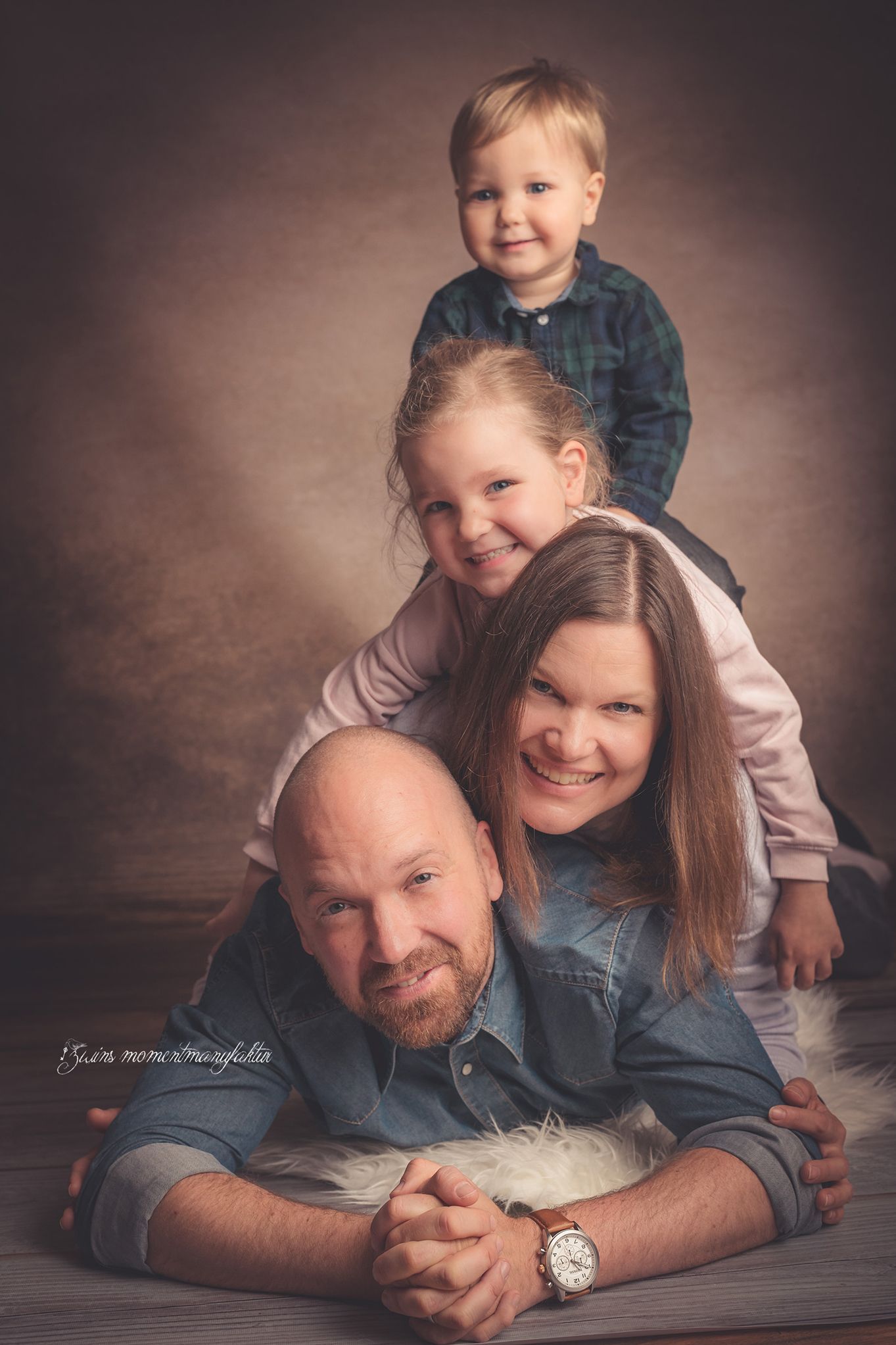 baby-kind-babyshooting-kindershooting-fotostudiohenstedtulzburg-fotograf-henstedtulzburg-zwinsmomentmanufaktur