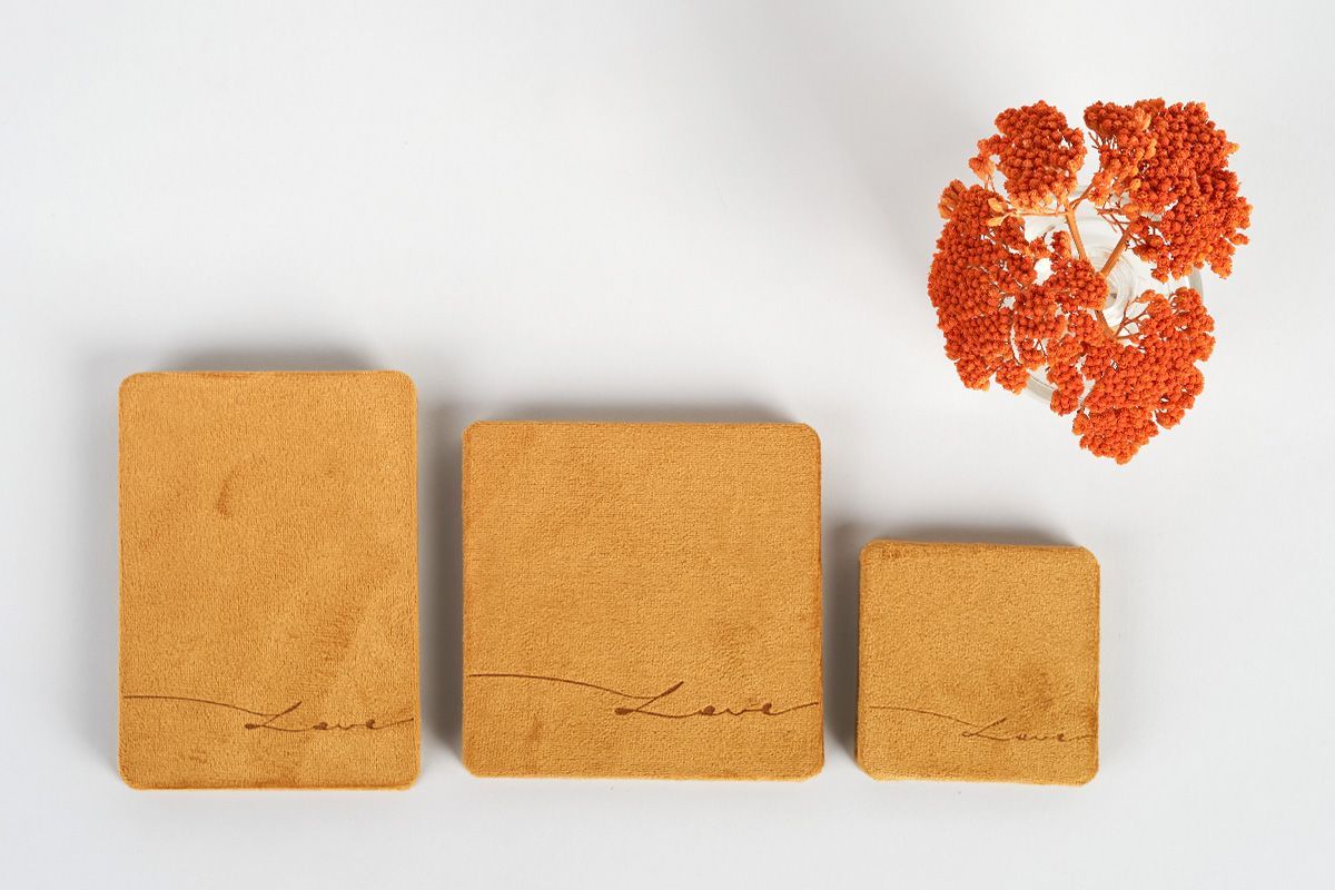 Mini Leporello in 3 verschiedenen Formaten Mini Leporello in 3 verschiedenen Formaten verfügbar: 10x14cm, 12x12cm und 8x8cm