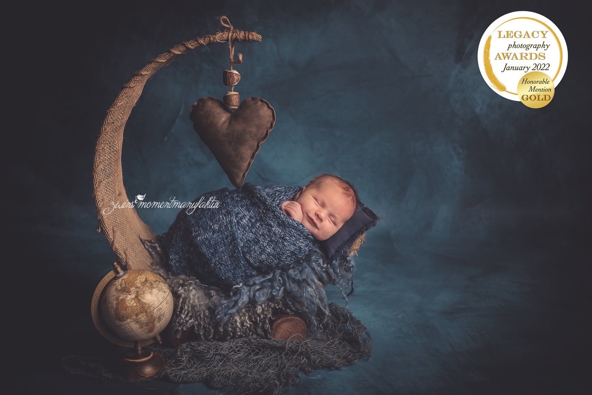 fotografin-henstedtulzburg-fotograf-hamburg-newbornshooting-neugeborenenfotos-zwinsmomentmanufaktur