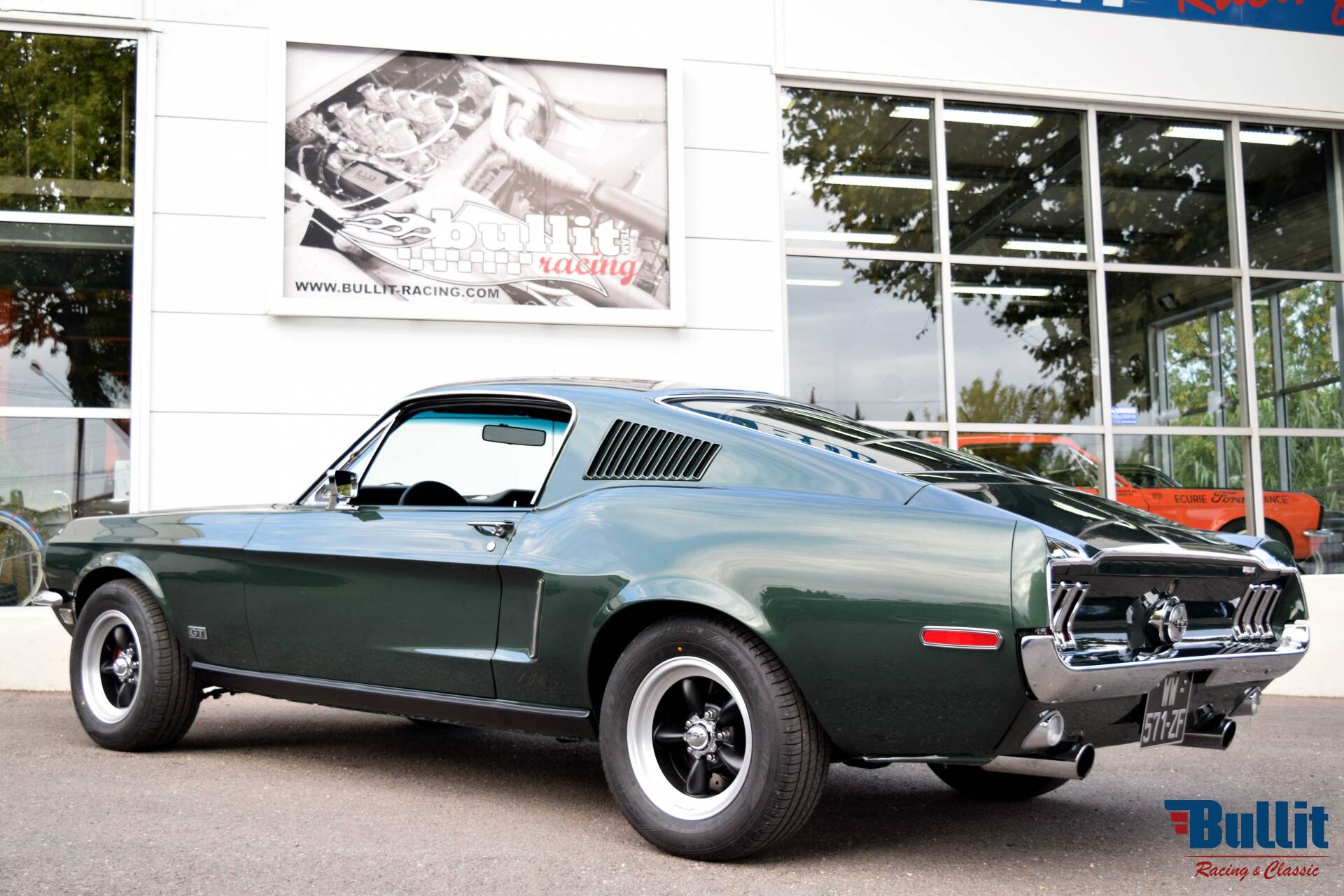 FORD Mustang Fastback GT 302 - 1968, vue de 3/4 arrière gauche
