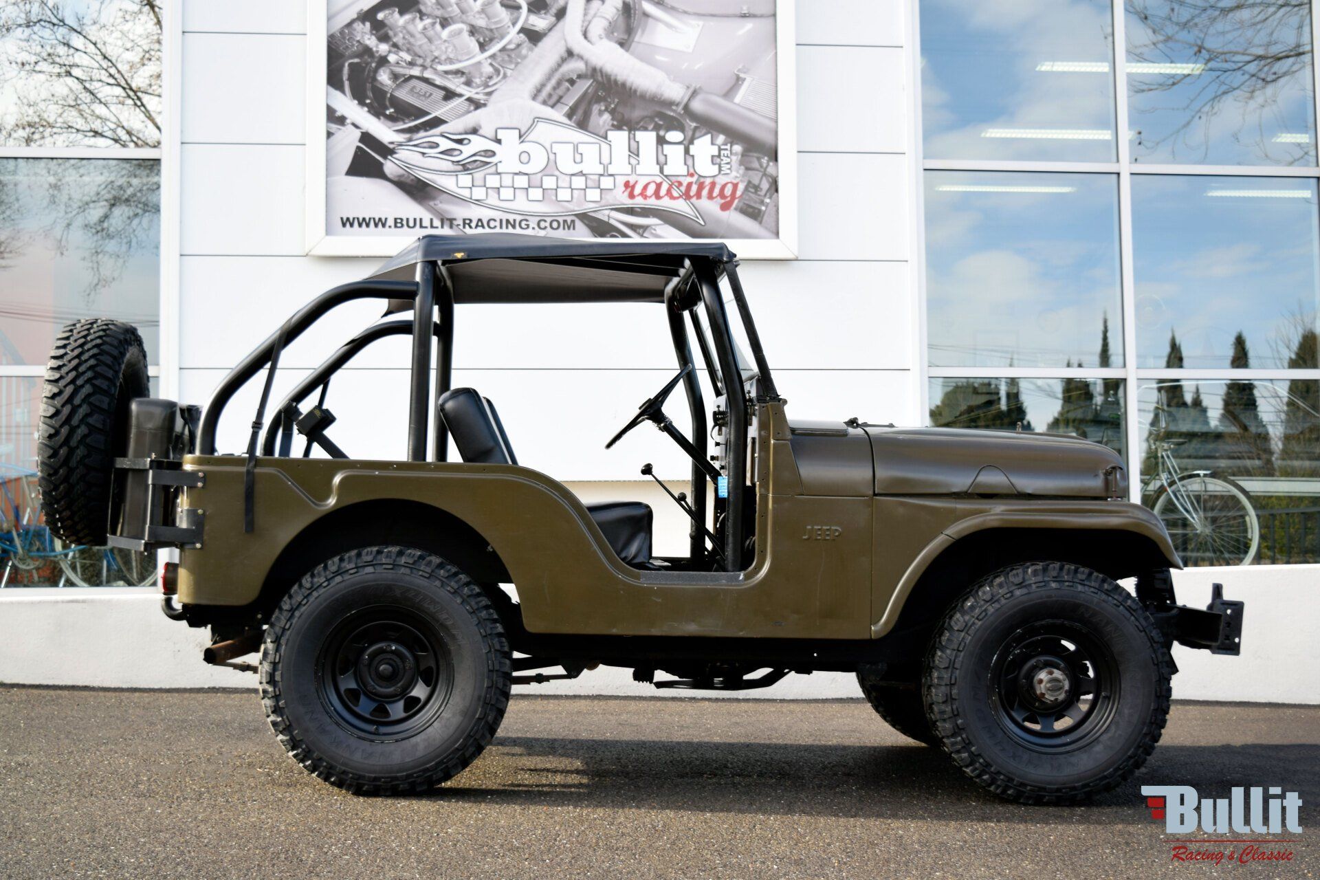 Willys Jeep CJ5 1963 vue de profil droit