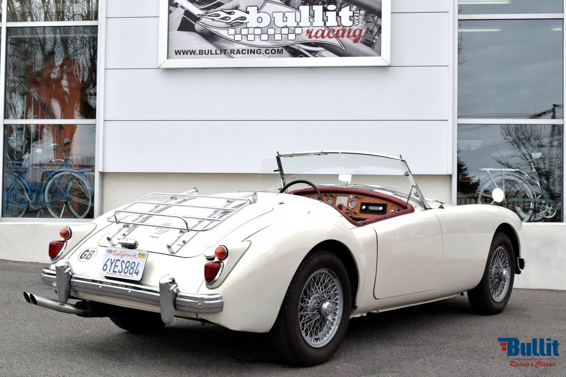 MGA 1961 vue de 3/4 arrière droit