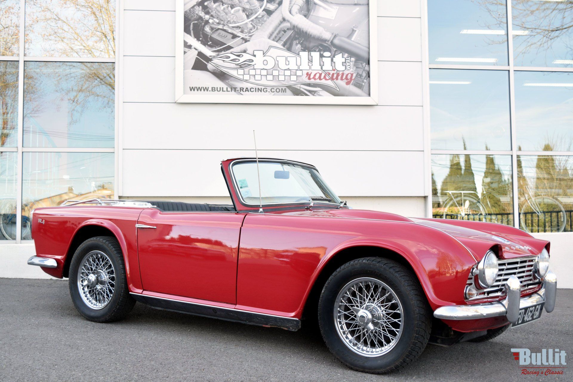 Triumph TR4 profil droit
