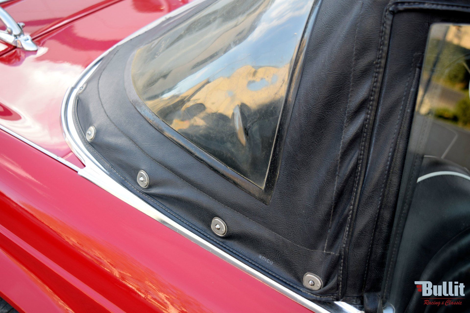 détail capote Triumph TR4