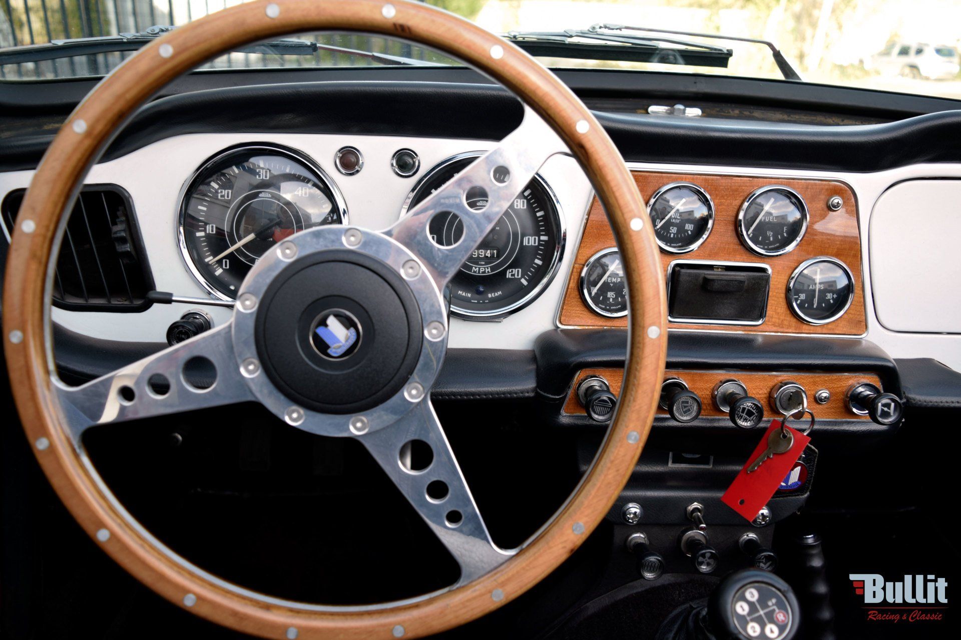 Triumph TR4 volant Motolita