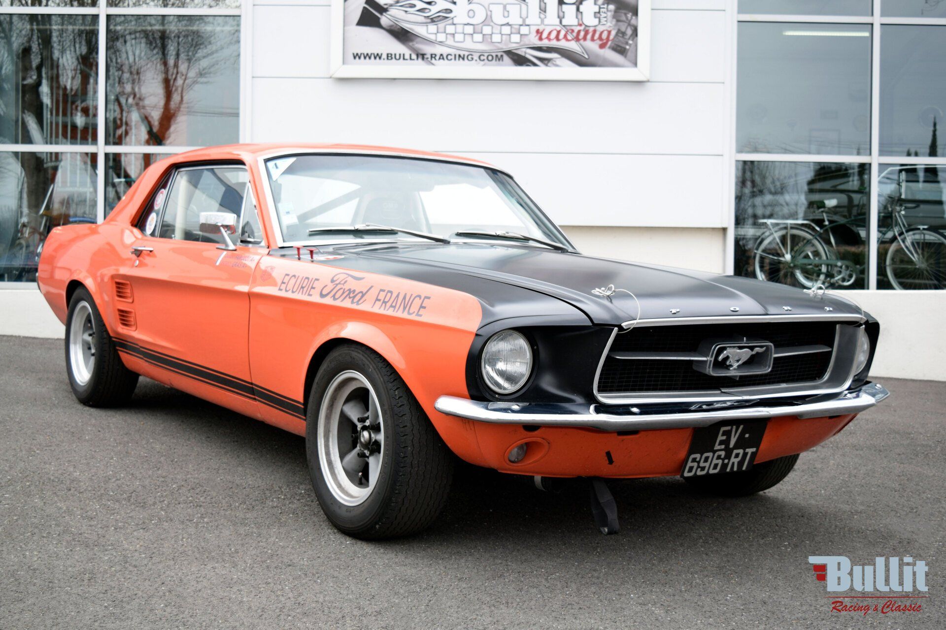 Mustang coupé prépa groupe 2 - 1967 vue 3/4 avant droit