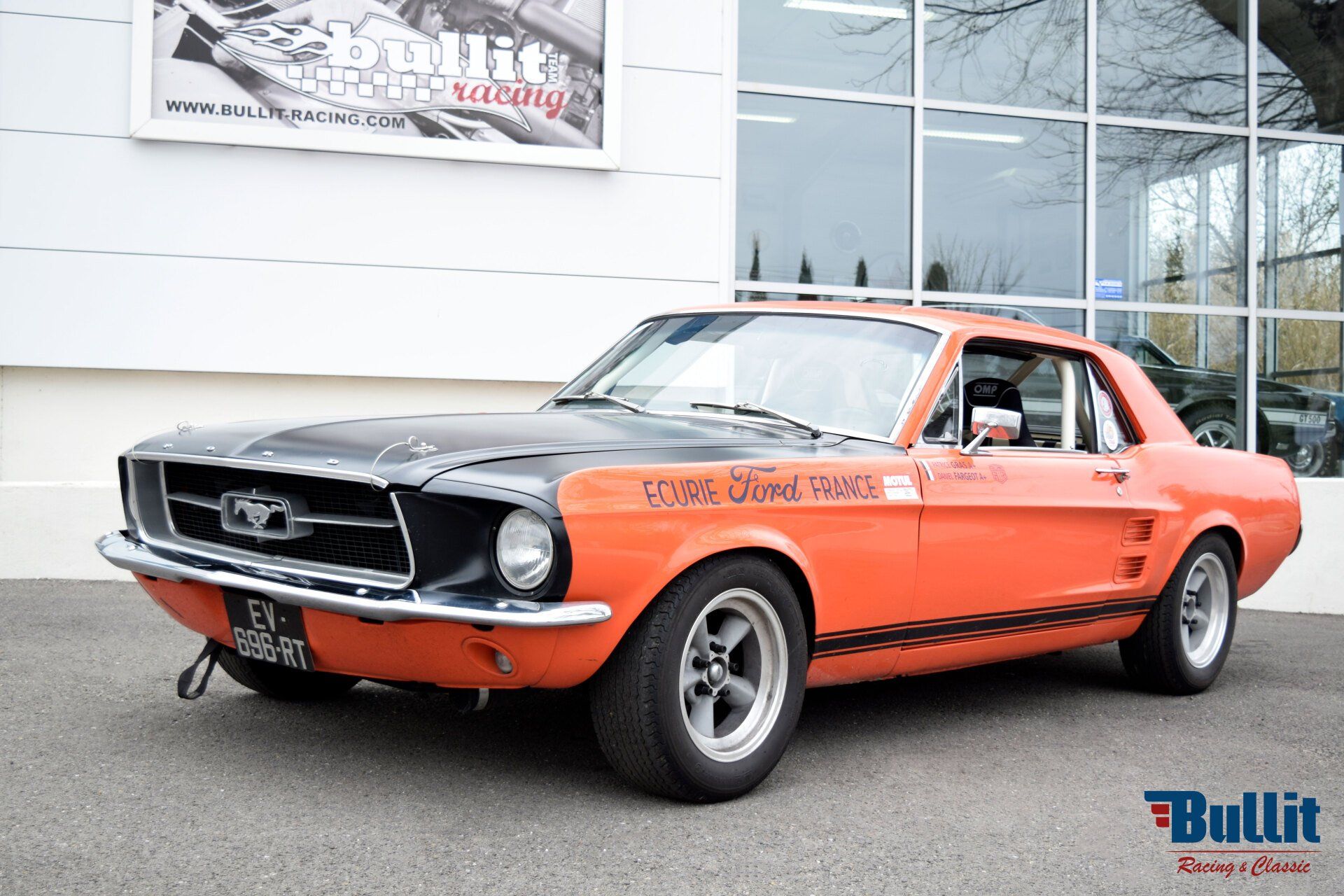 Mustang coupé prépa groupe 2 - 1967 vue 3/4 avant gauche