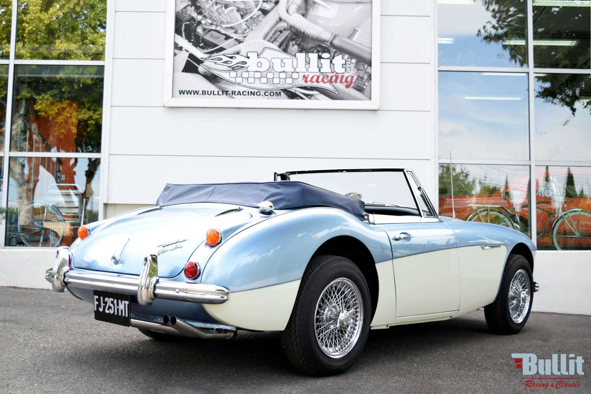 Austin Healey 3000 MK3 - 1966 vue de 3/4 arrière droit