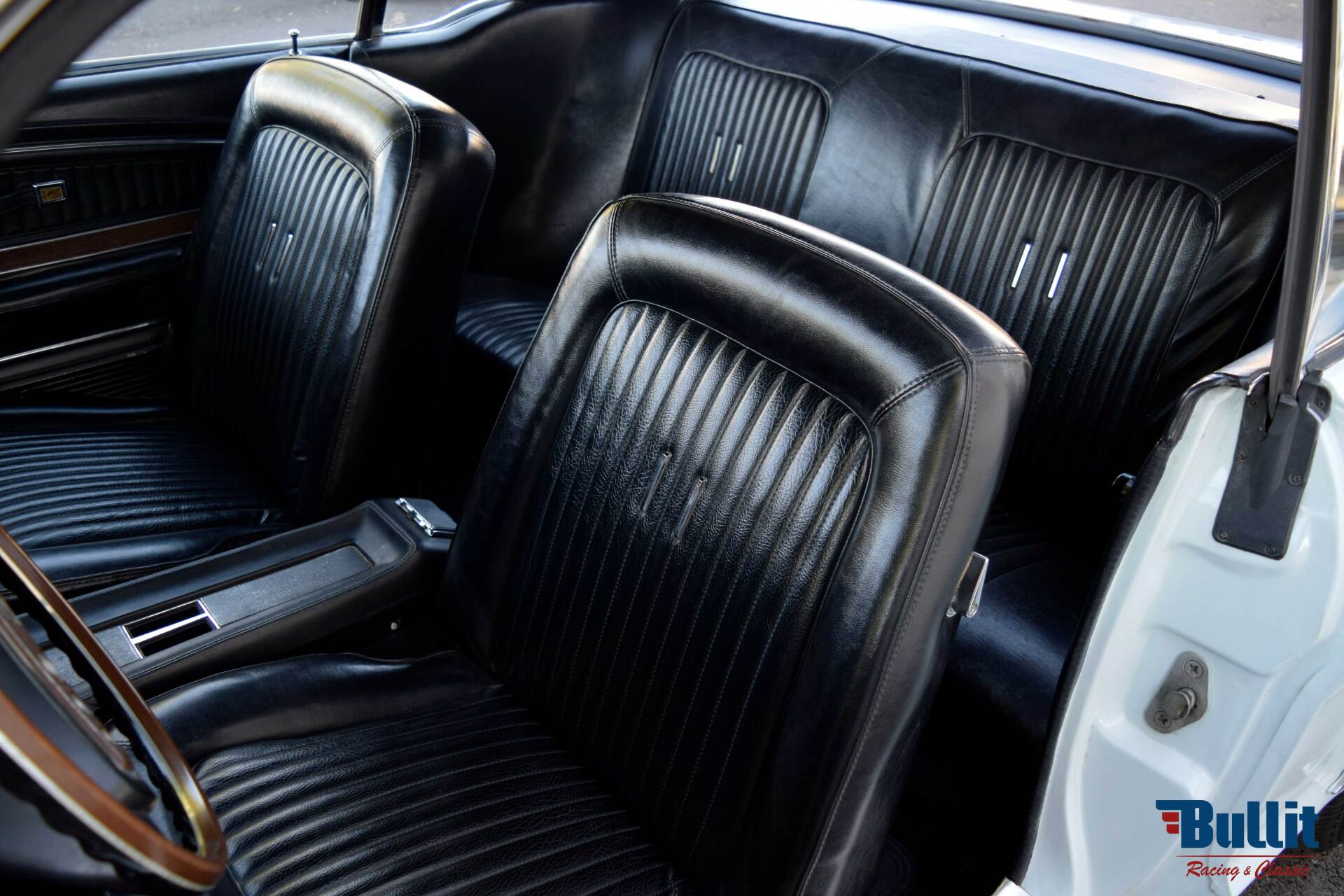 sièges FORD Mustang coupé 302 code J boîte 4 - 1968