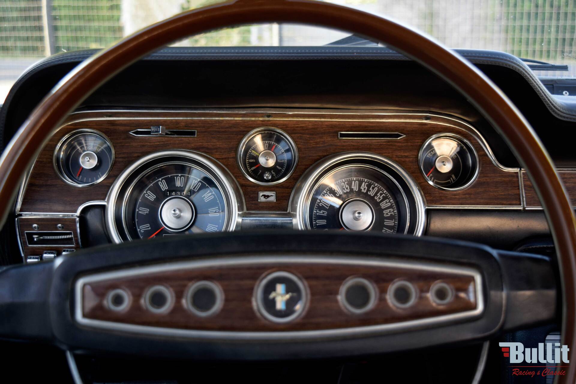 Volant de FORD Mustang coupé 302 code J boîte 4 - 1968