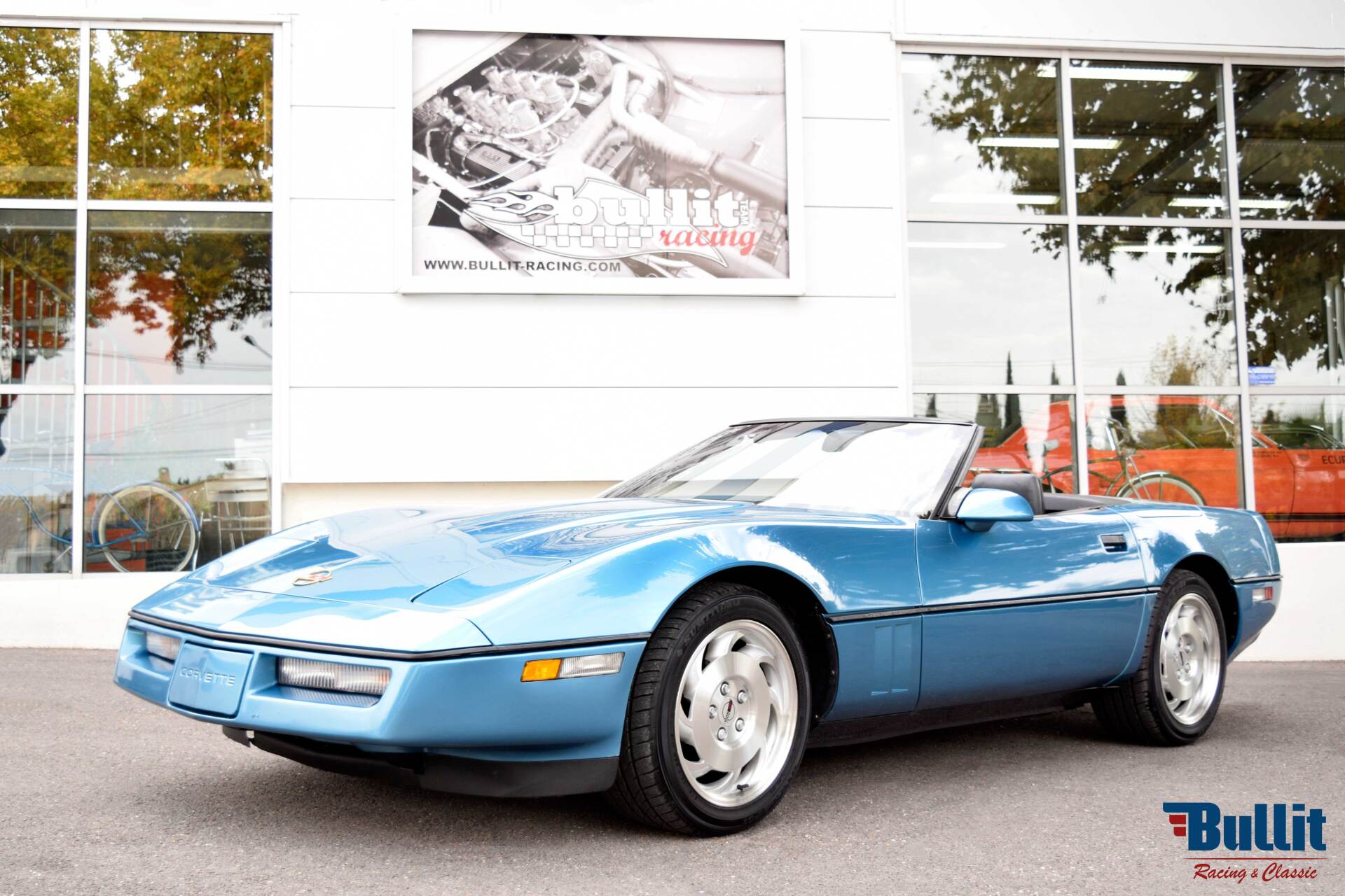 Chevrolet Corvette C4 cabriolet L98 boite 4+3 vue 3/4 avant gauche