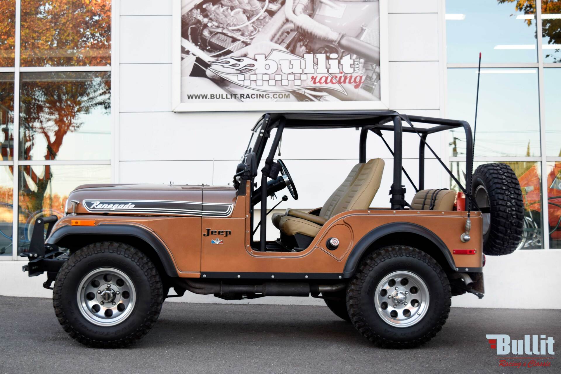 JEEP RENEGADE 1972 vue de profil gauche