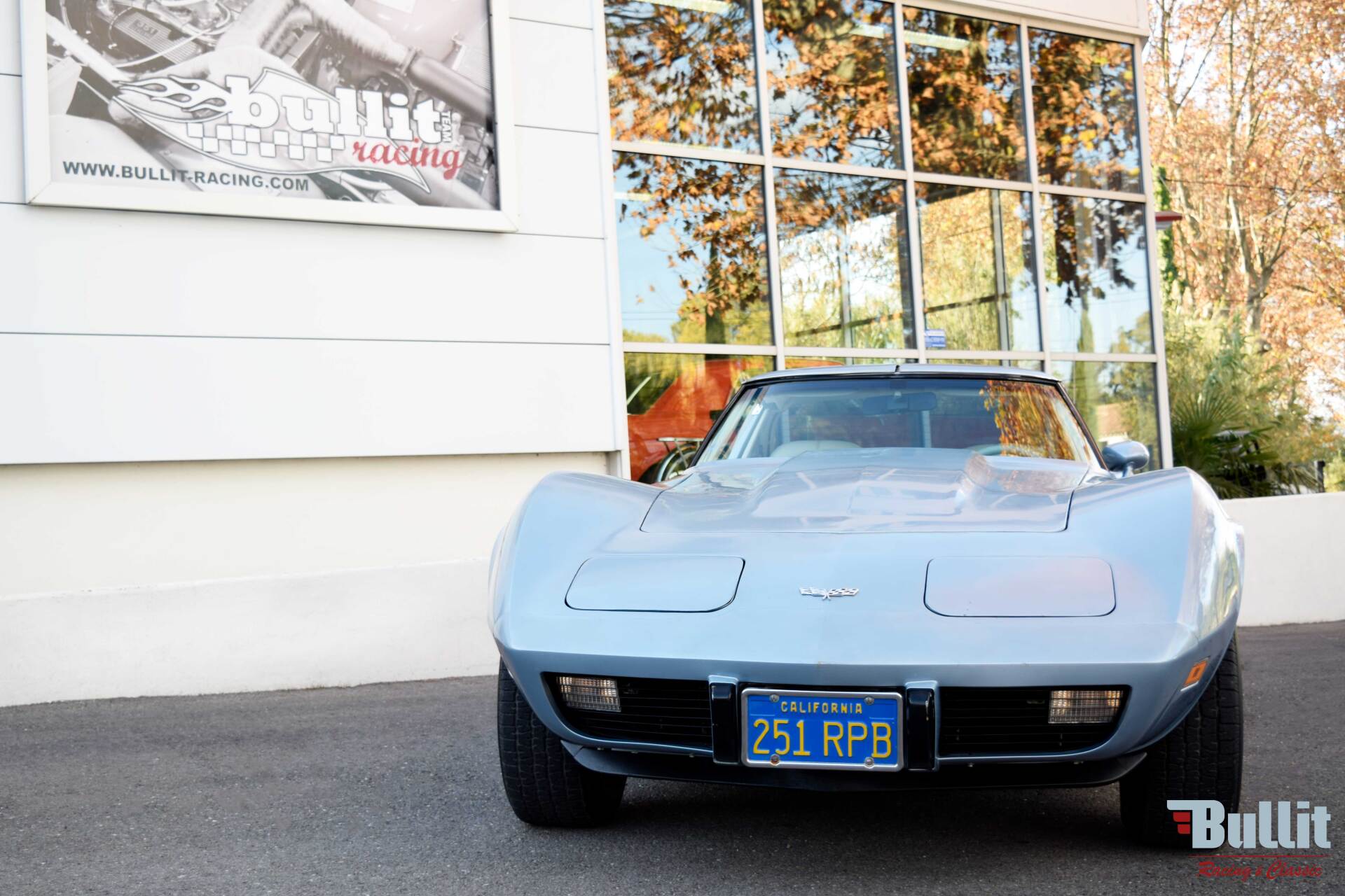 avant Chevrolet Corvette c3 de 1977