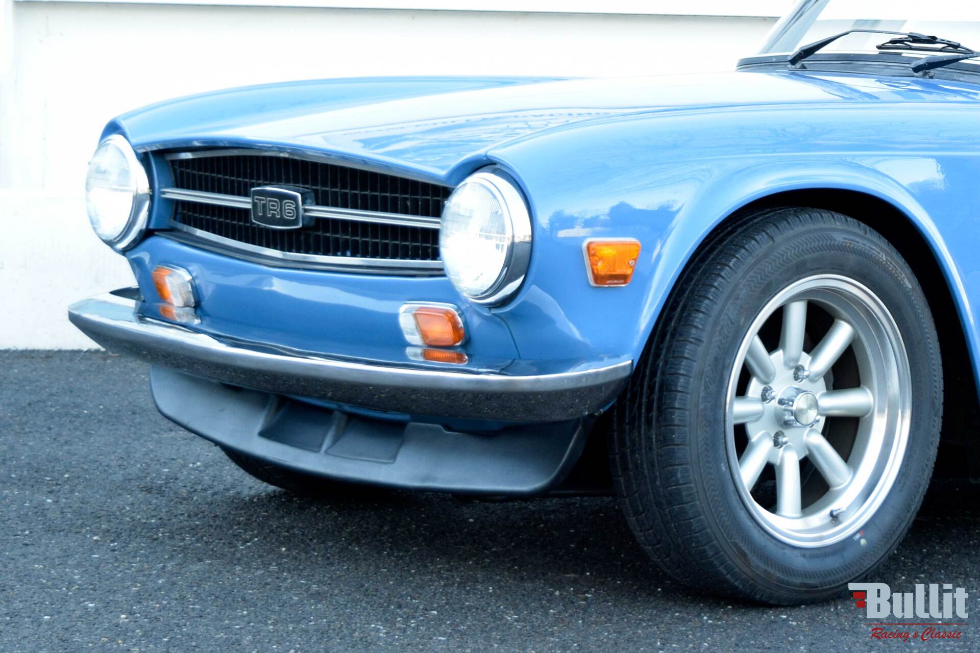 avant Triumph TR6 de 1974