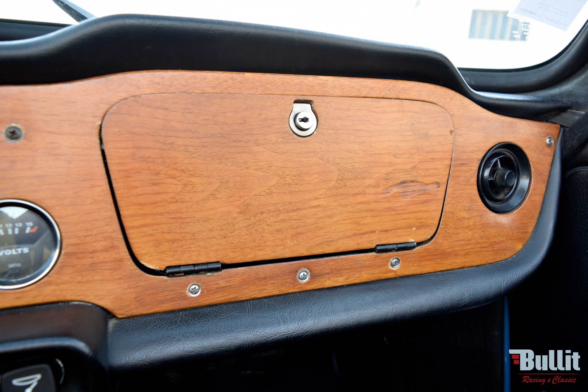 boite a gants Triumph TR6 de 1974