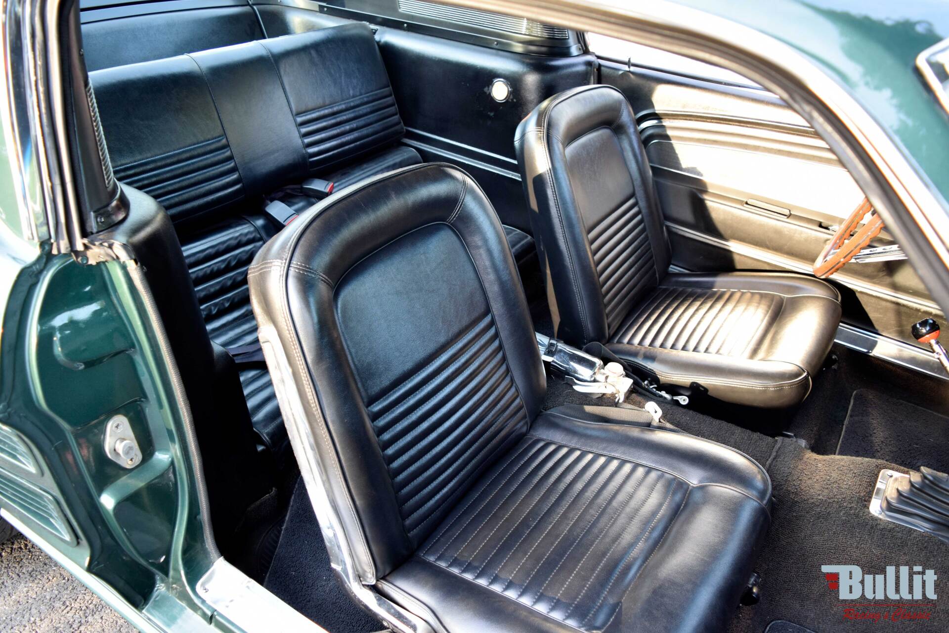 intérieur Deluxe Ford Mustang Fastback V8 de 1967