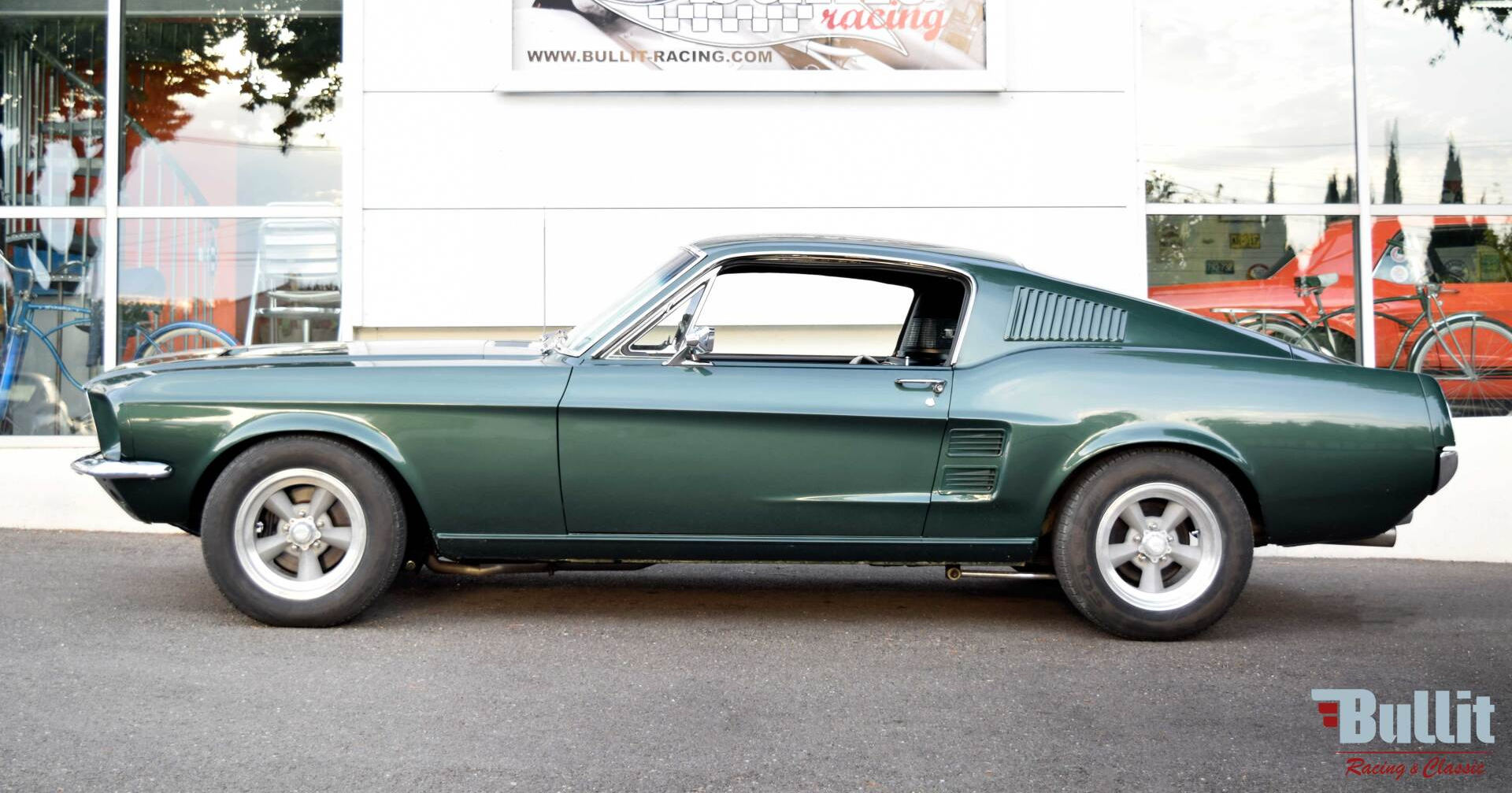 Ford Mustang Fastback V8 289 boite 5 de 1967