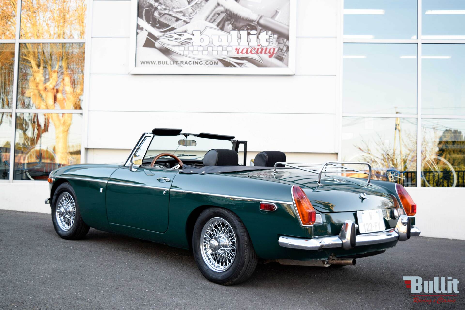 MGB cabriolet de 1972 vue de 3/4 arrière gauche