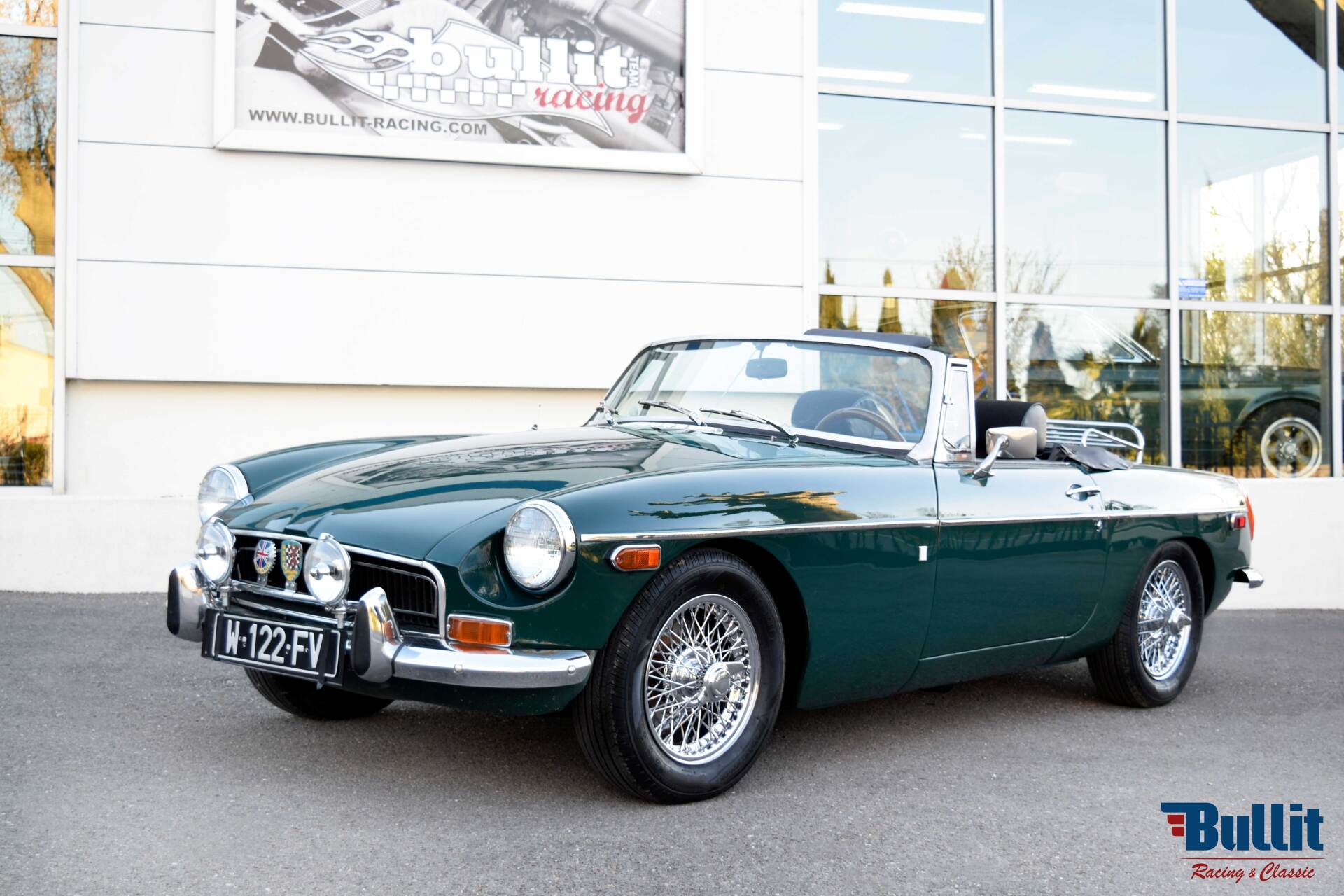 MGB cabriolet de 1972 vue 3/4 avant gauche