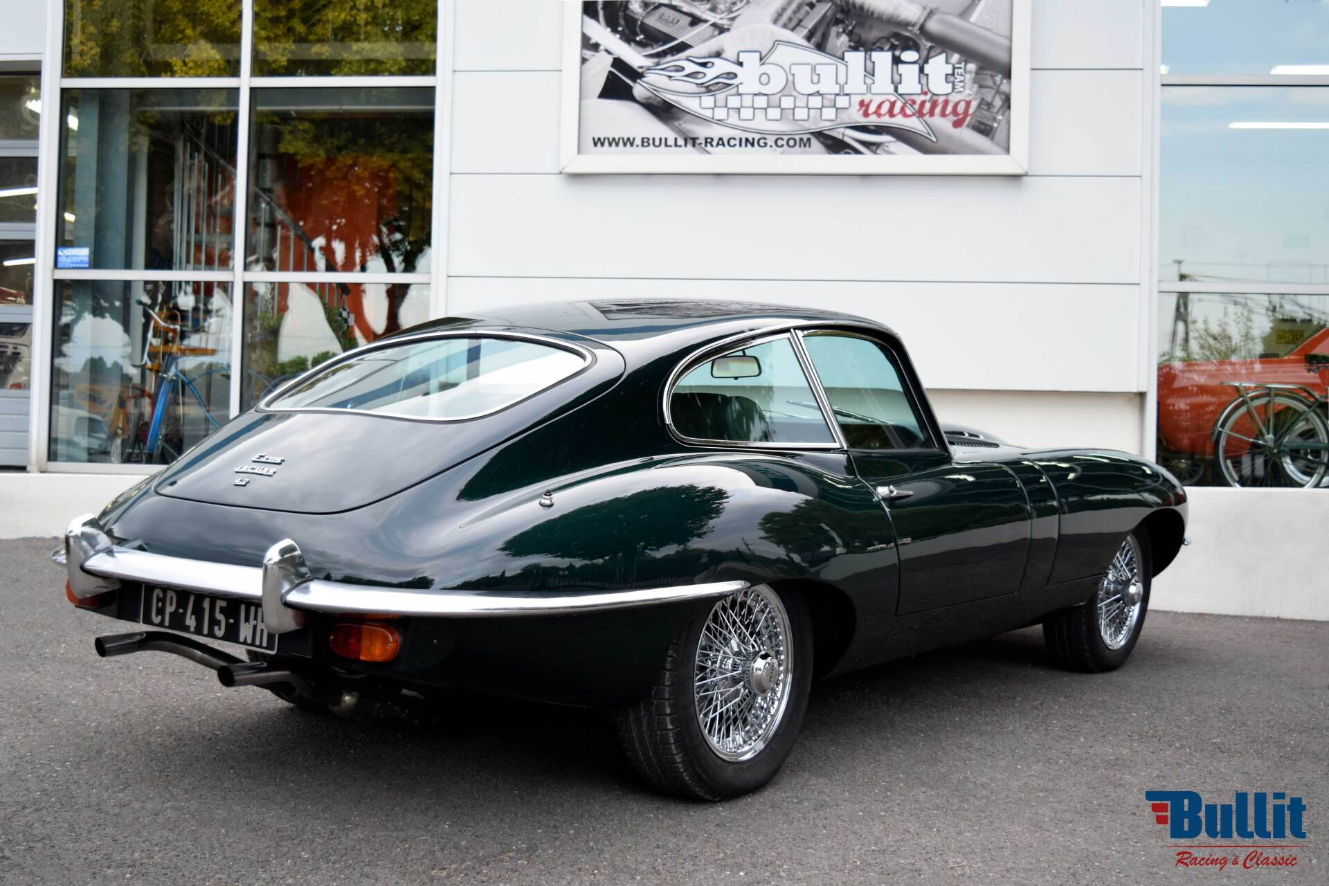 Jaguar type E coupé FHC de 1969 vue de 3/4 arrière droit