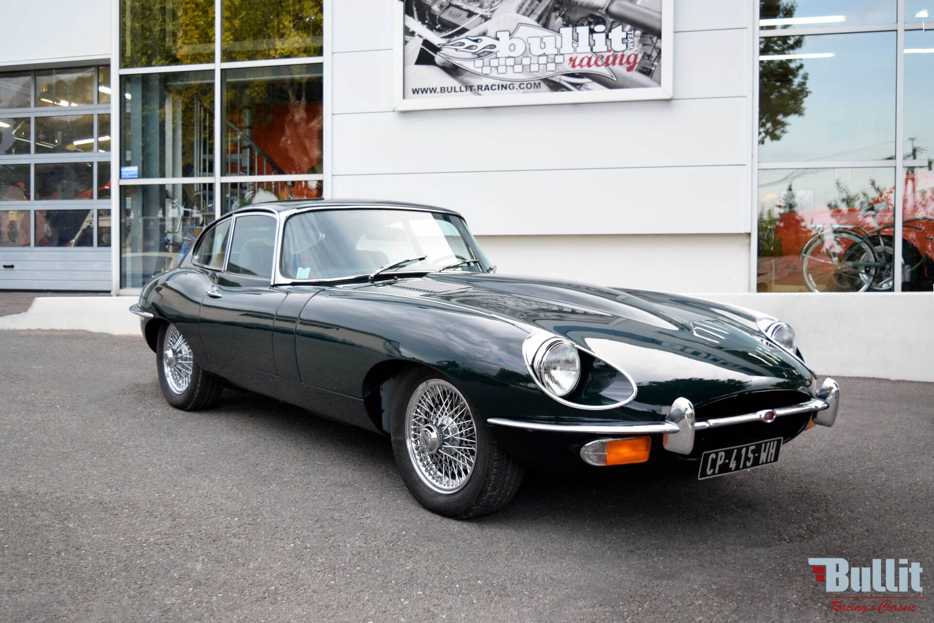 Jaguar type E coupé FHC de 1969 vue 3/4 avant droit