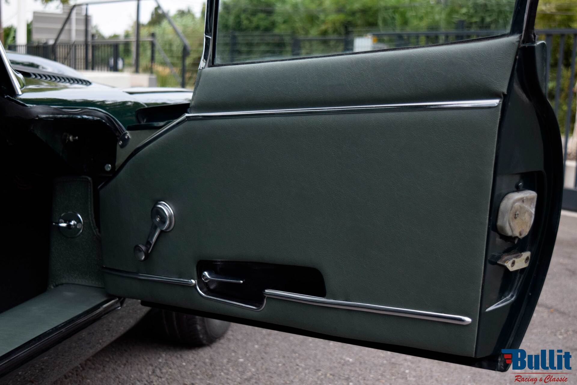 intérieur porte Jaguar type E coupé FHC de 1969