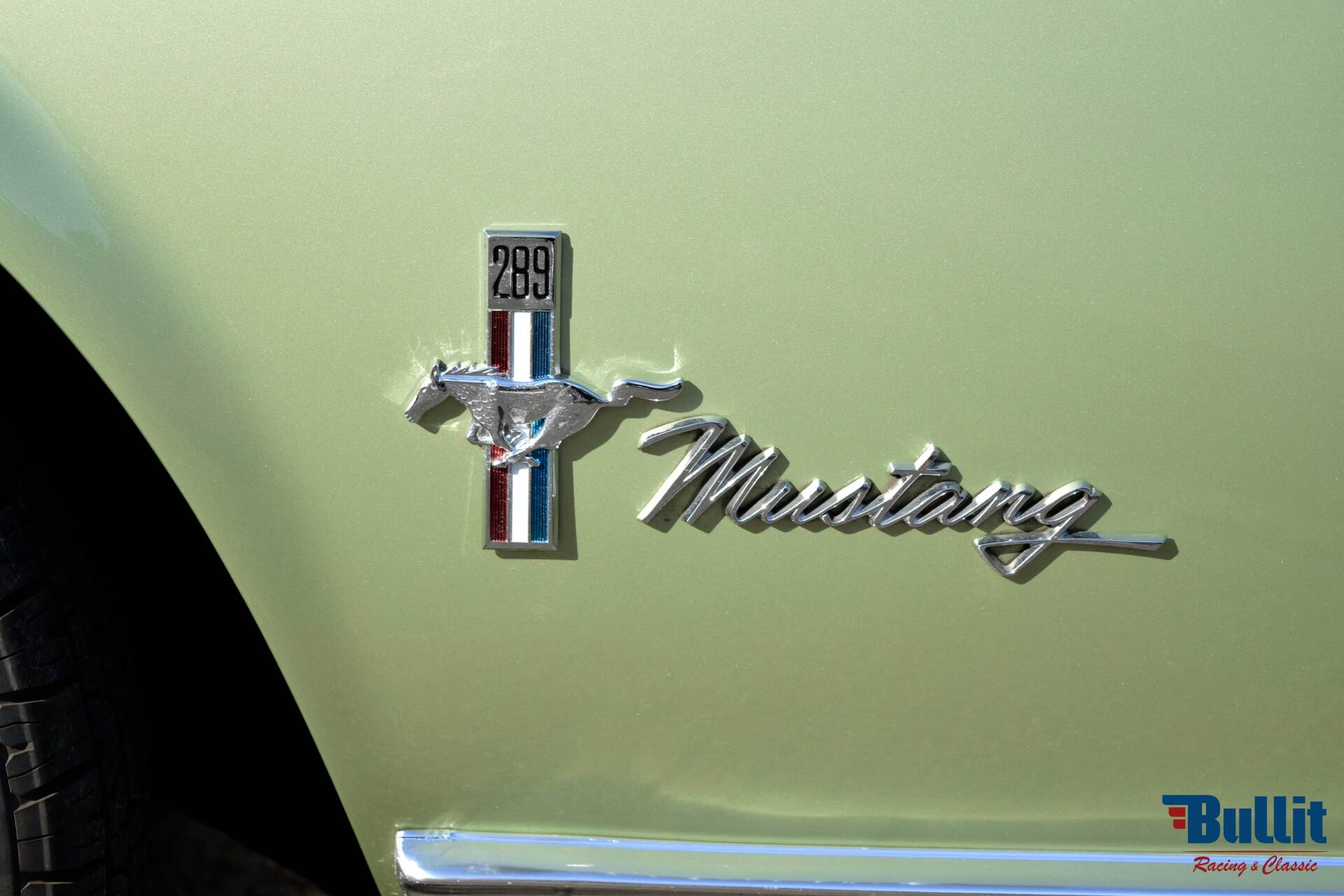 logo de Ford Mustang coupé de 1968