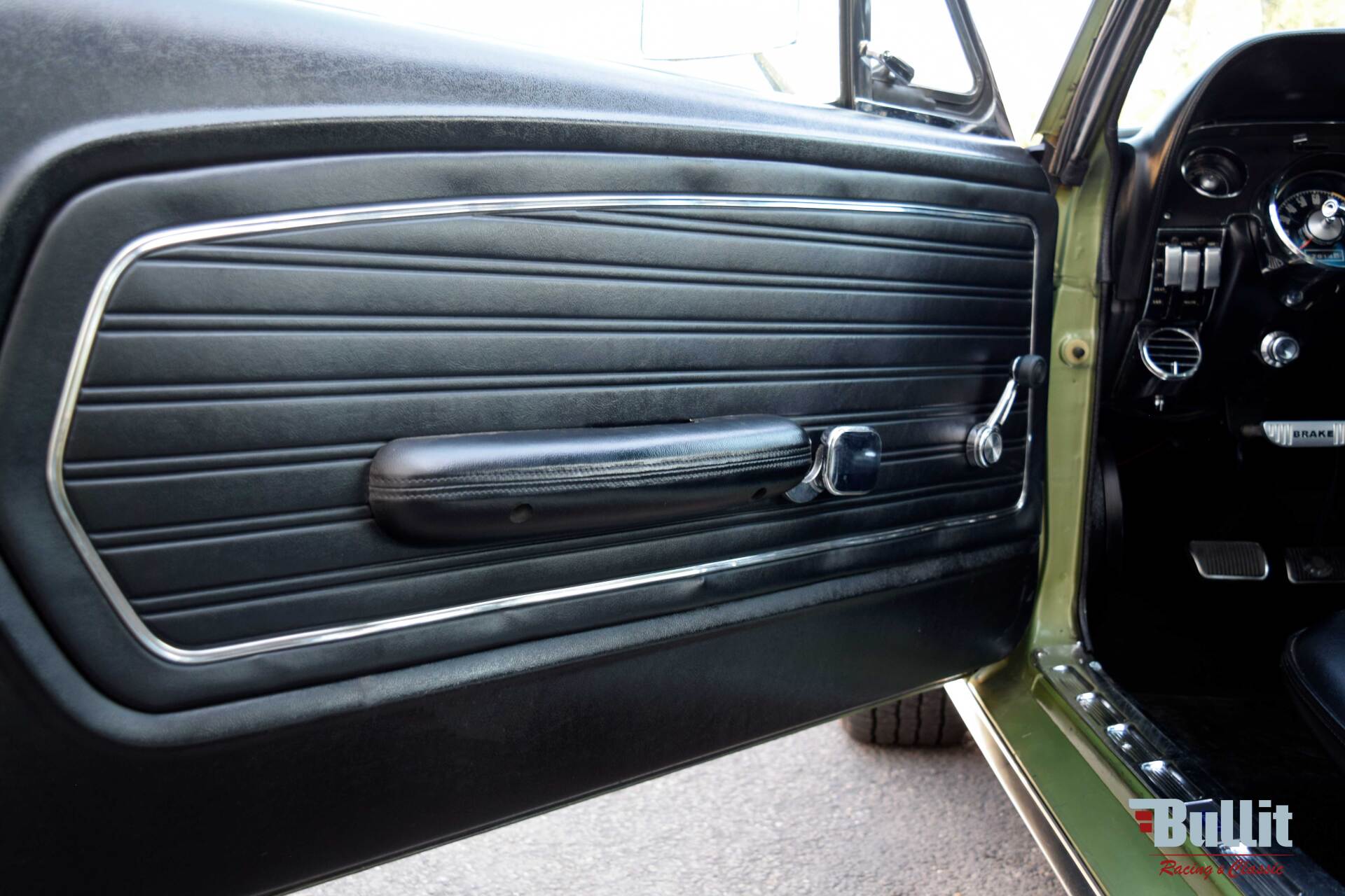 portière de Ford Mustang coupé de 1968