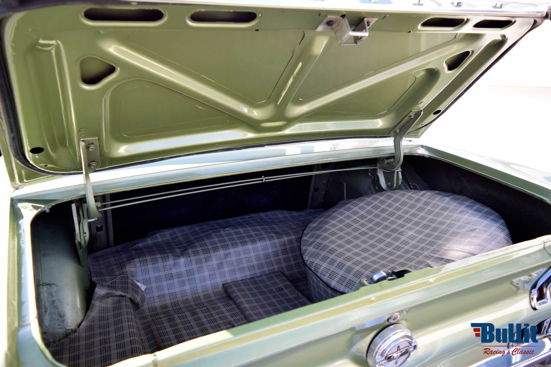 malle arrière de Ford Mustang coupé de 1968