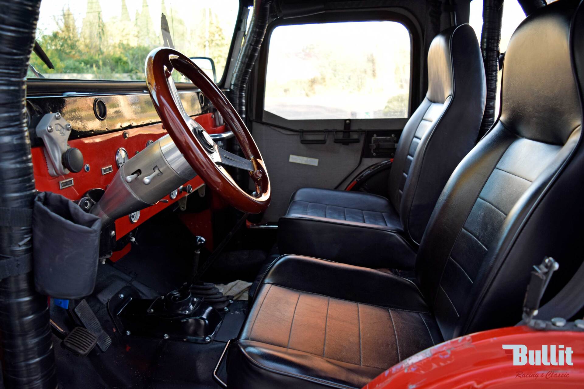 intérieur JEEP CJ5 de 1974