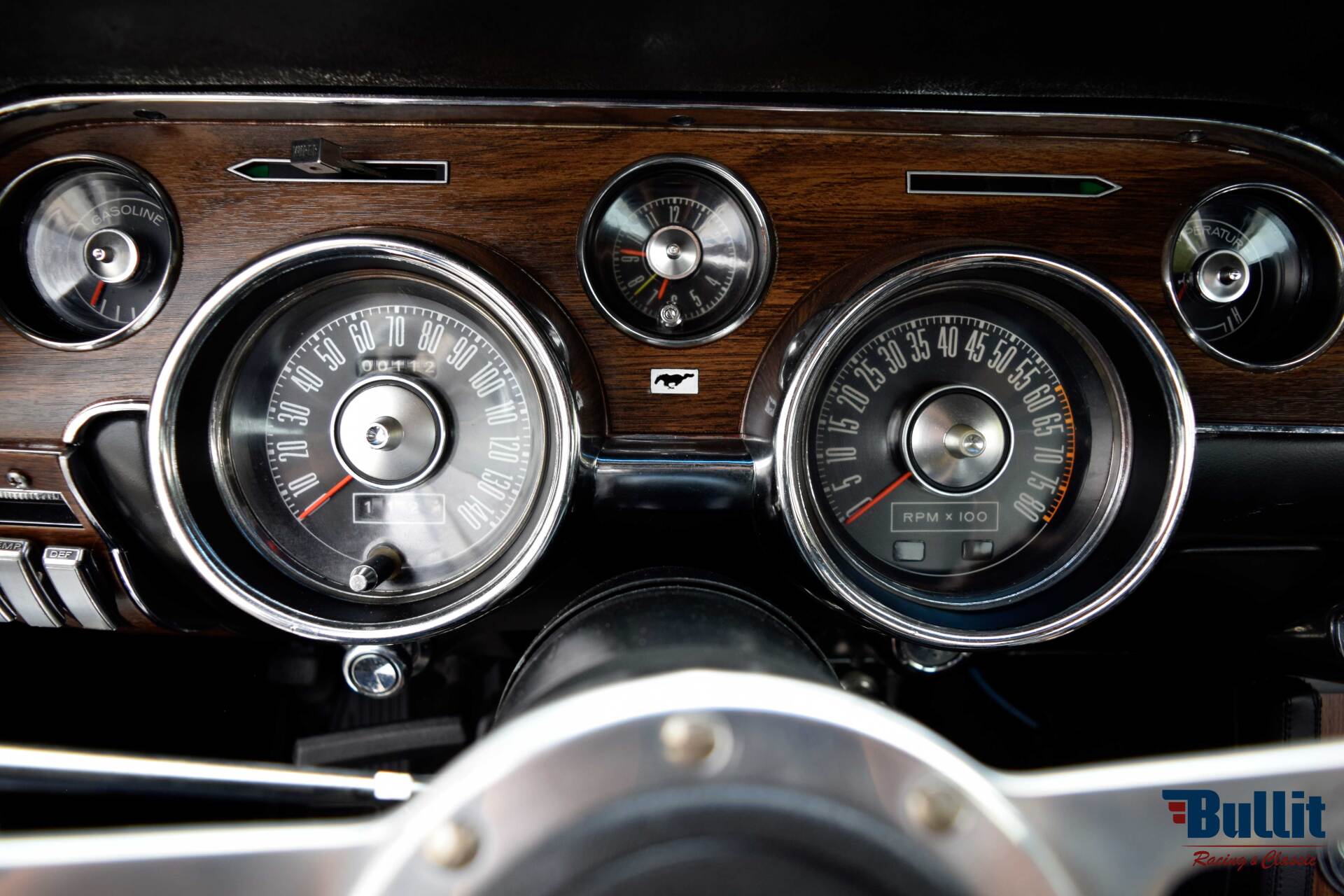 Compteurs de Mustang SHELBY GT 500 de 1968 blanche avec bandes bleues
