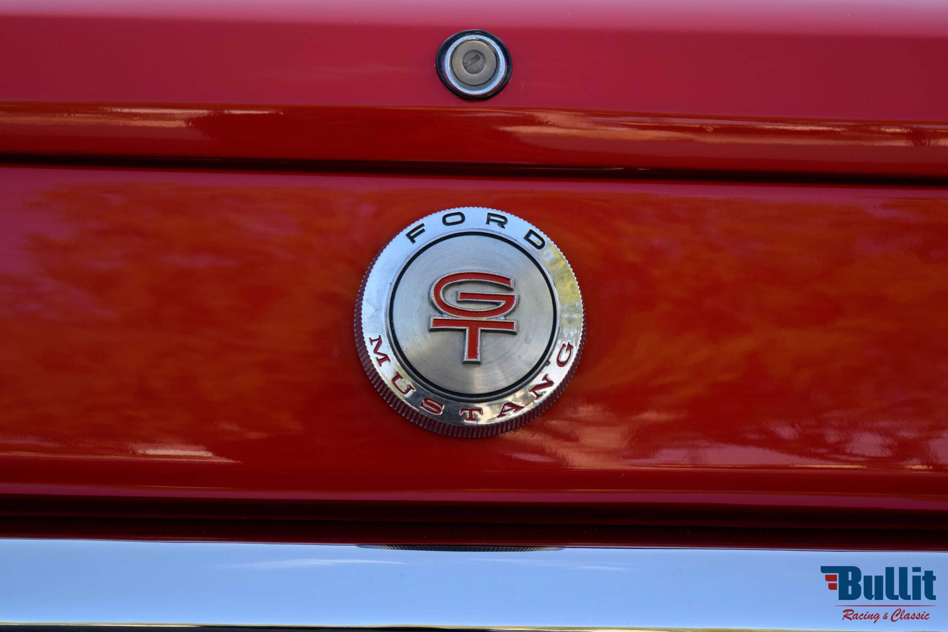 Bouchon d'essence de Ford Mustang 2+2 Fastback GT rouge de 1965