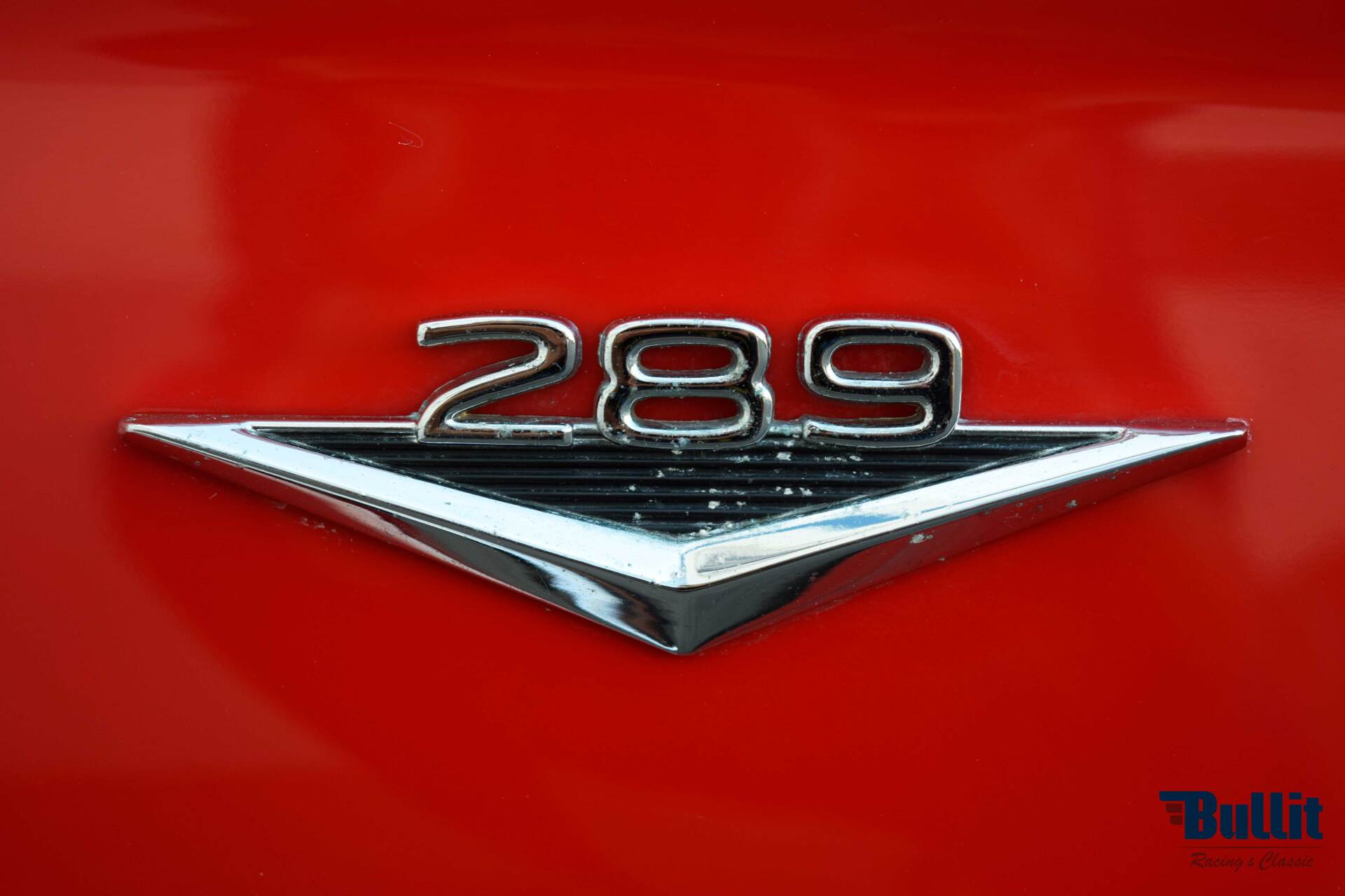 Logo 289 de Ford Mustang 2+2 Fastback GT rouge de 1965