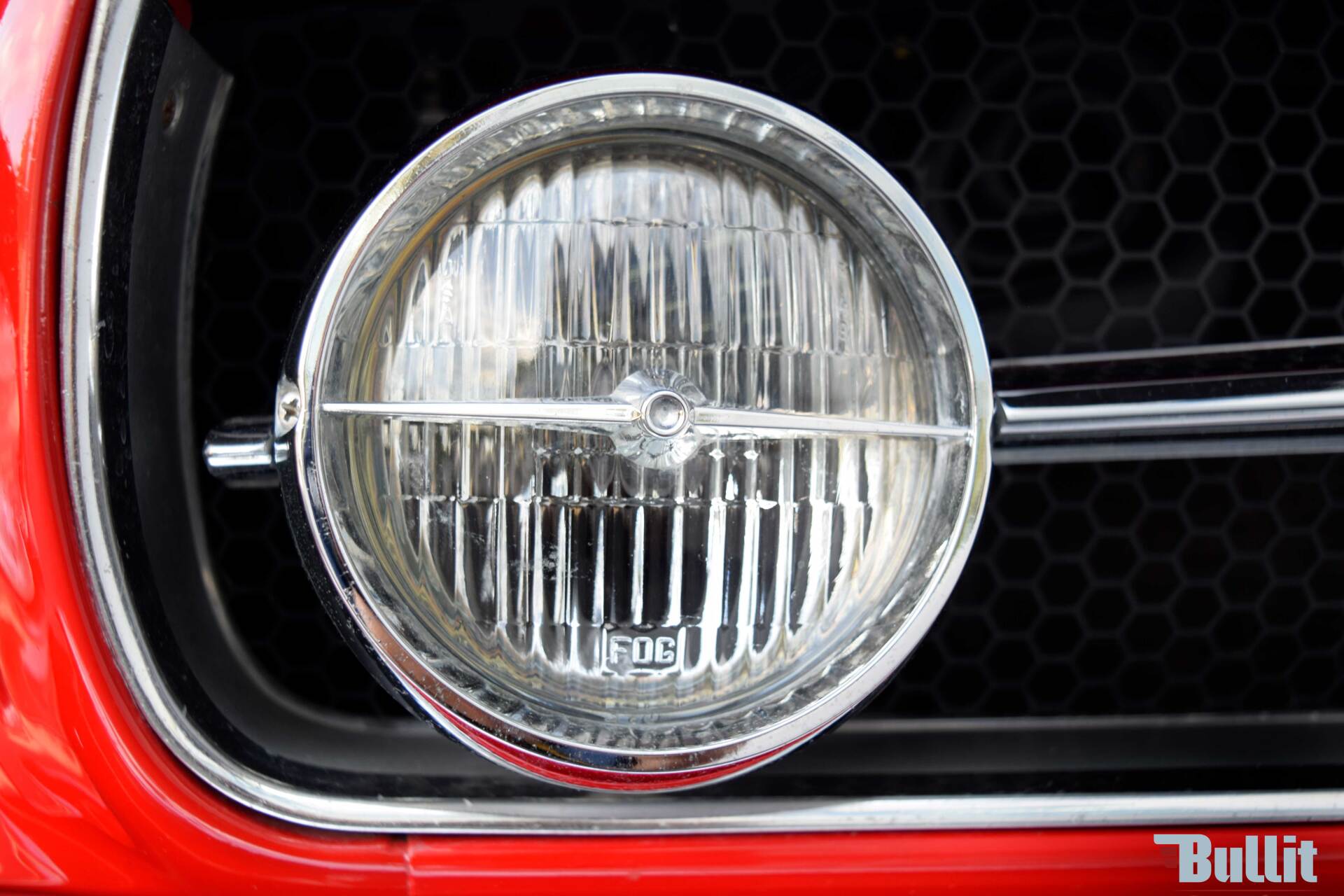 Phare GT de Ford Mustang 2+2 Fastback GT rouge de 1965
