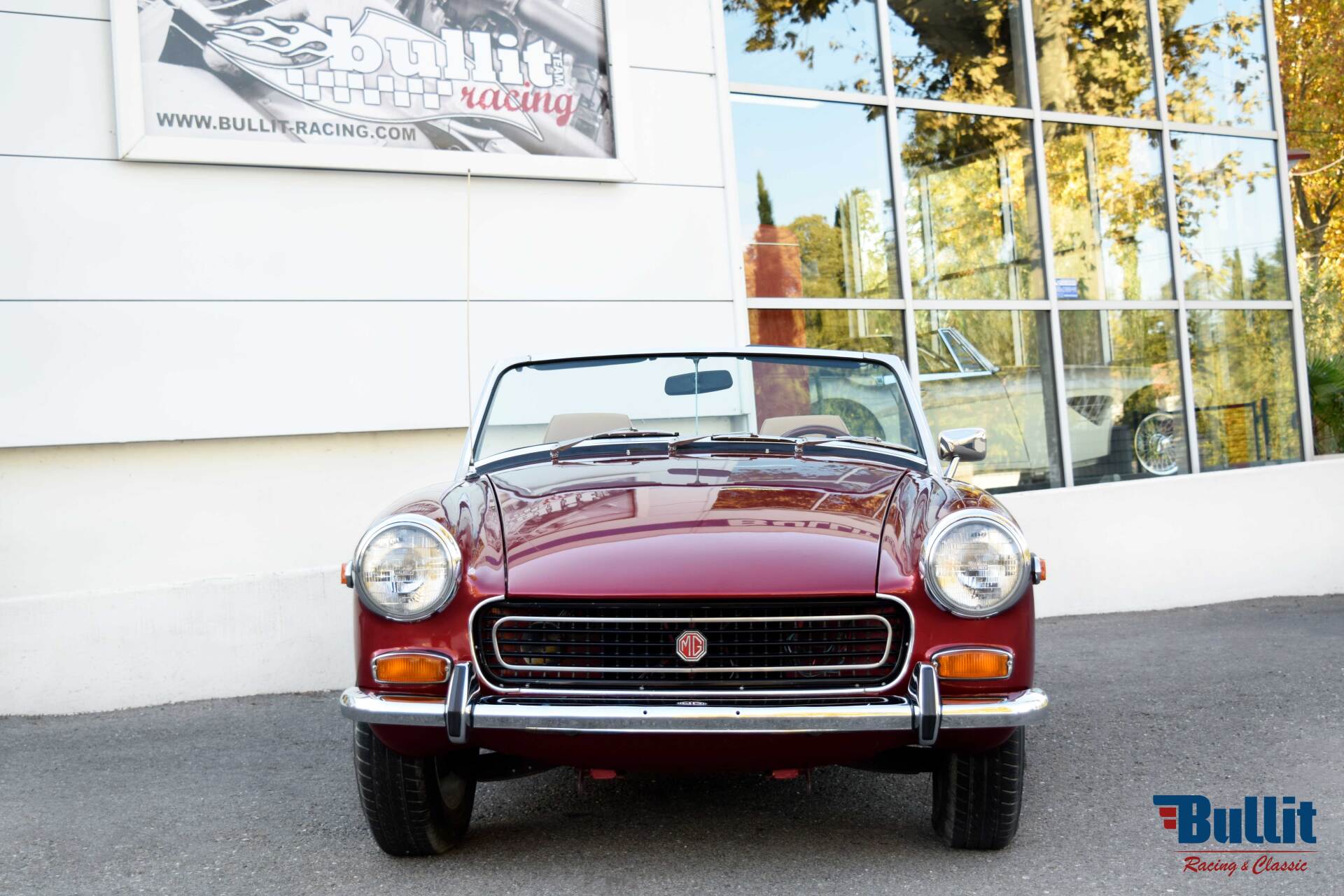 avant de MG MIDGET cabriolet de 1972