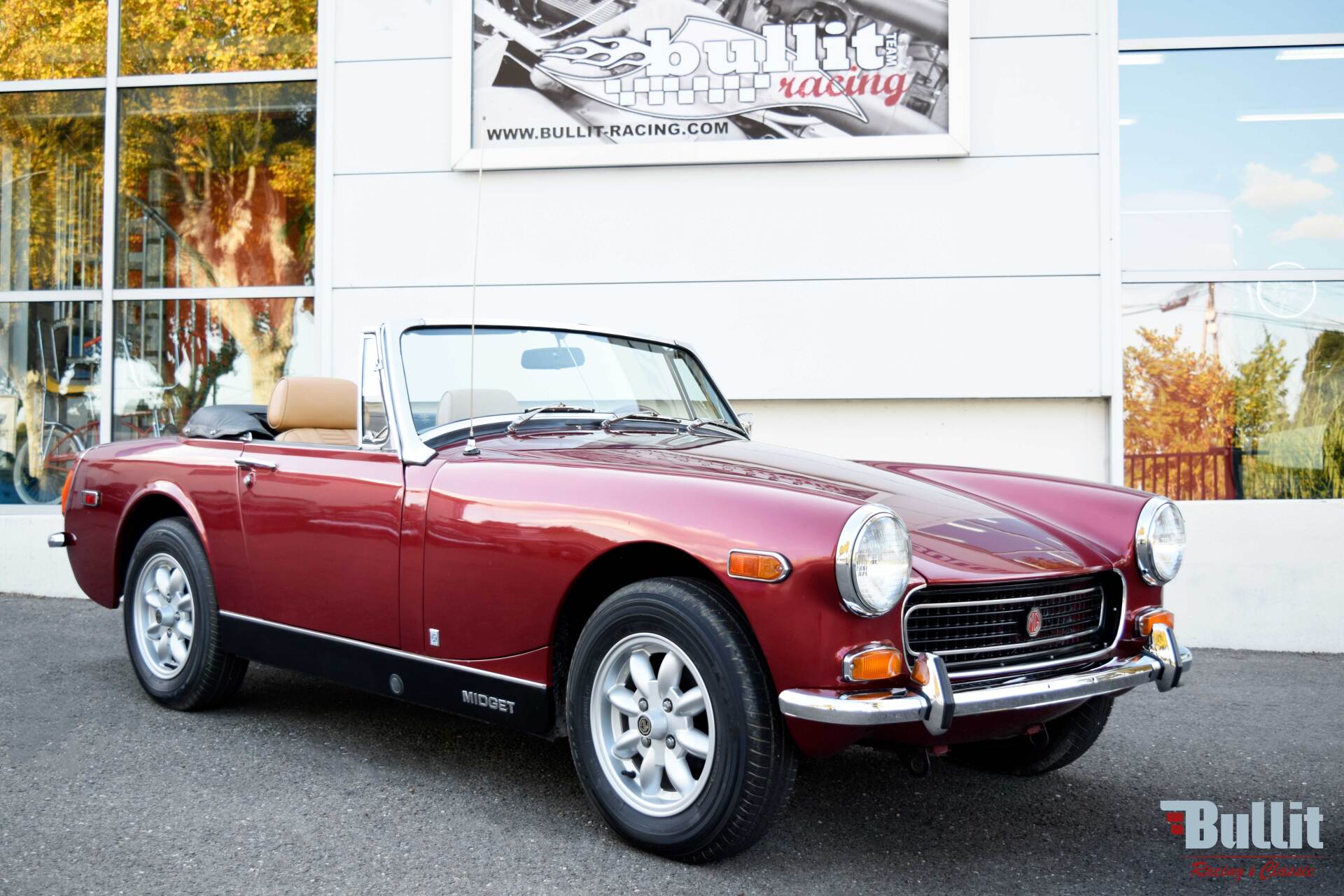 MG MIDGET cabriolet de 1972 vue 3/4 avant droit