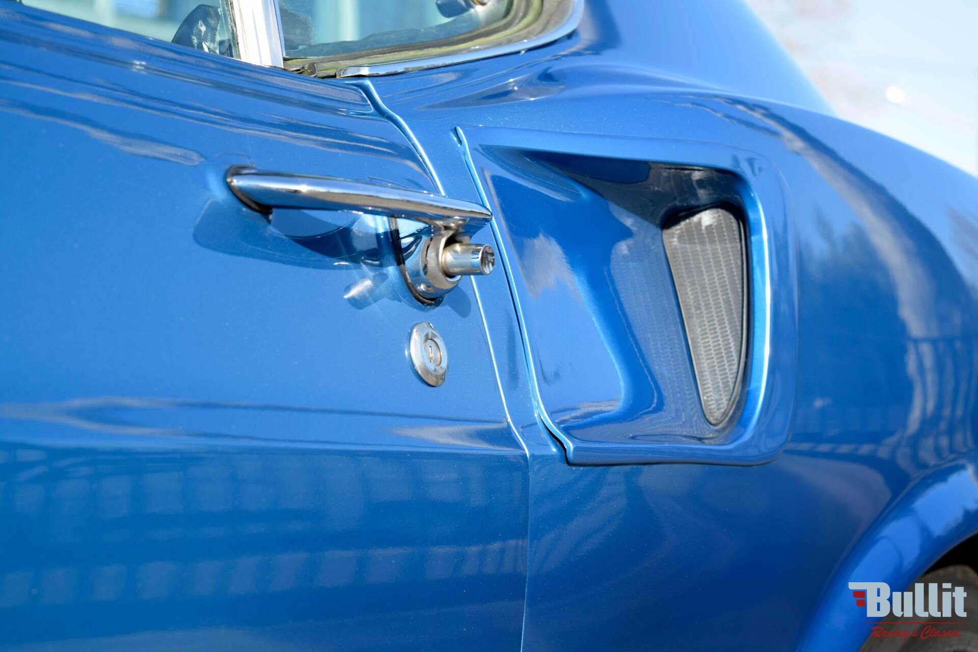 détail prise d'air sur renflement ailes arrières deFord mustang fastback MACH 1 sportsroof de 1969