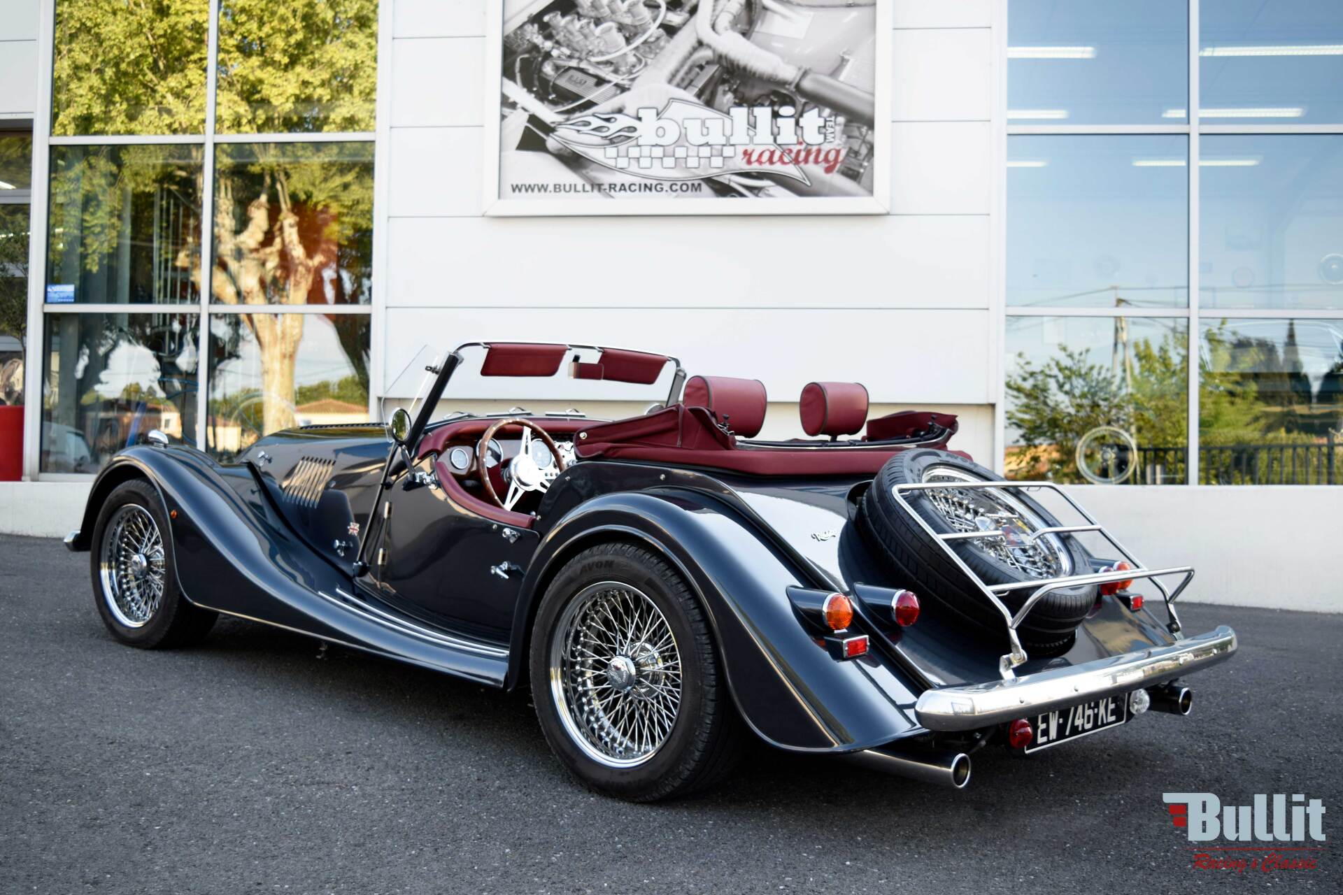 Morgan 4/4 cabriolet vue de 3/4 arrière gauche